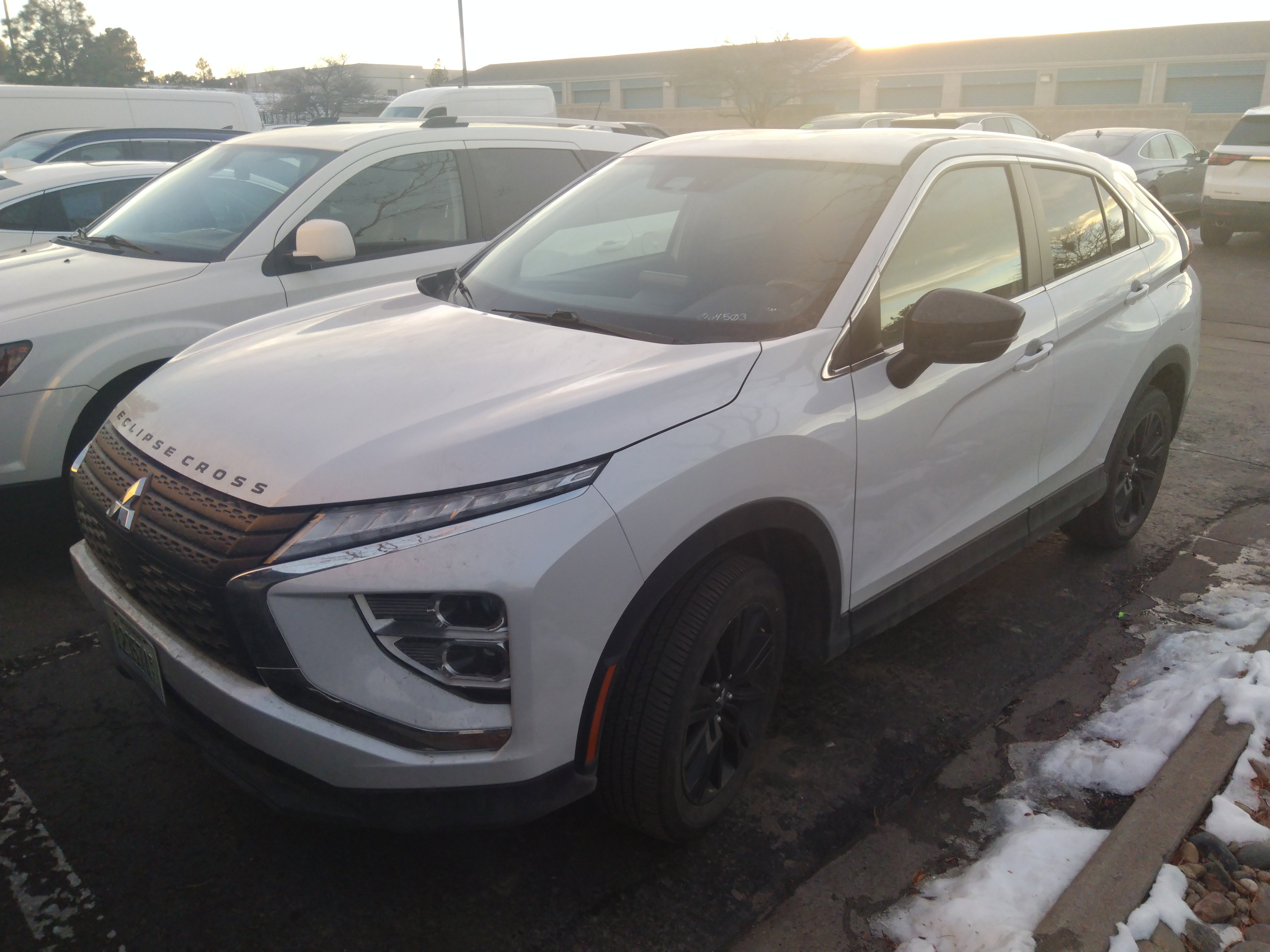 2024 Mitsubishi Eclipse Cross LE's photo
