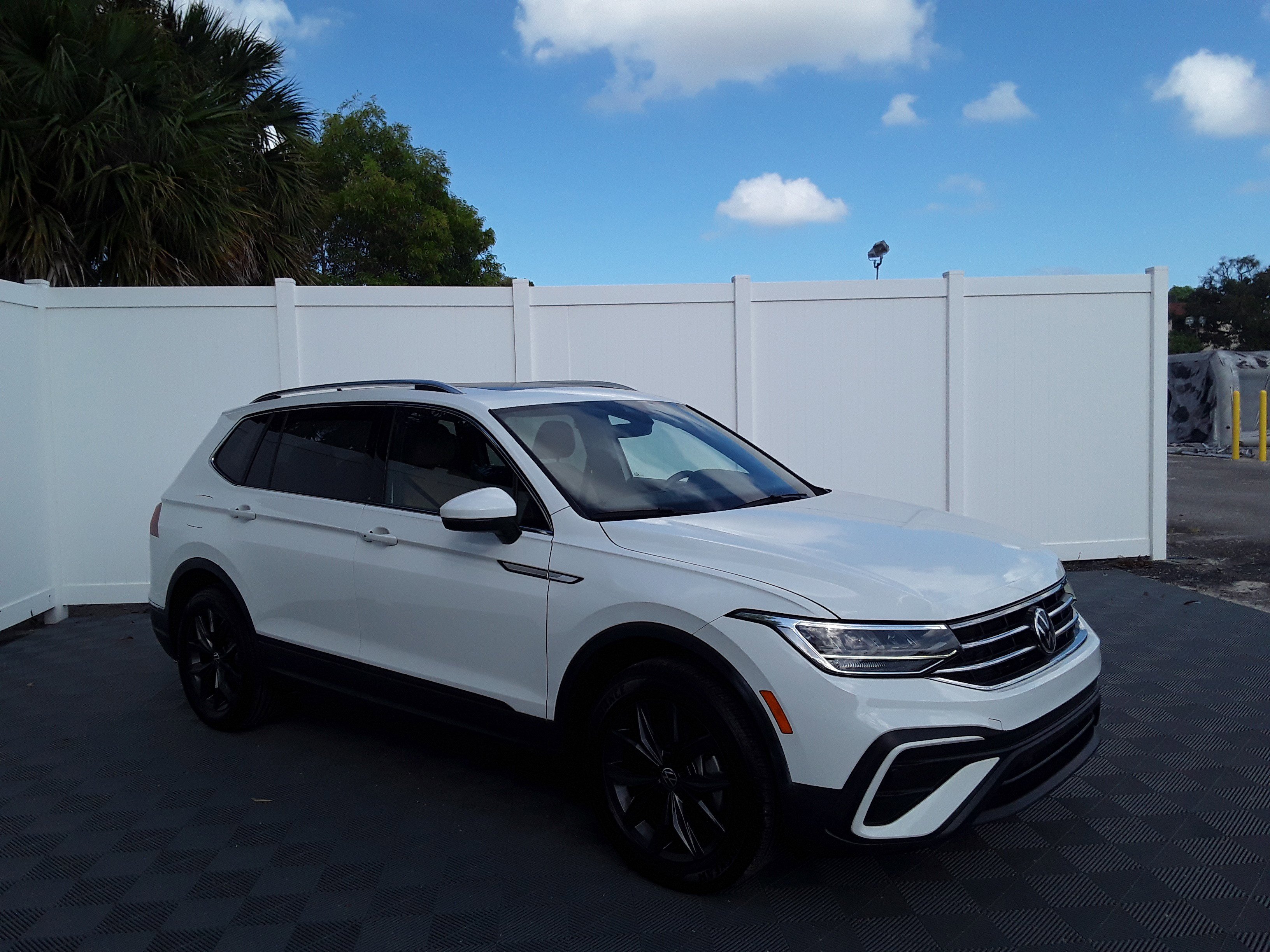 2024 Volkswagen Tiguan SE 2.0T FWD