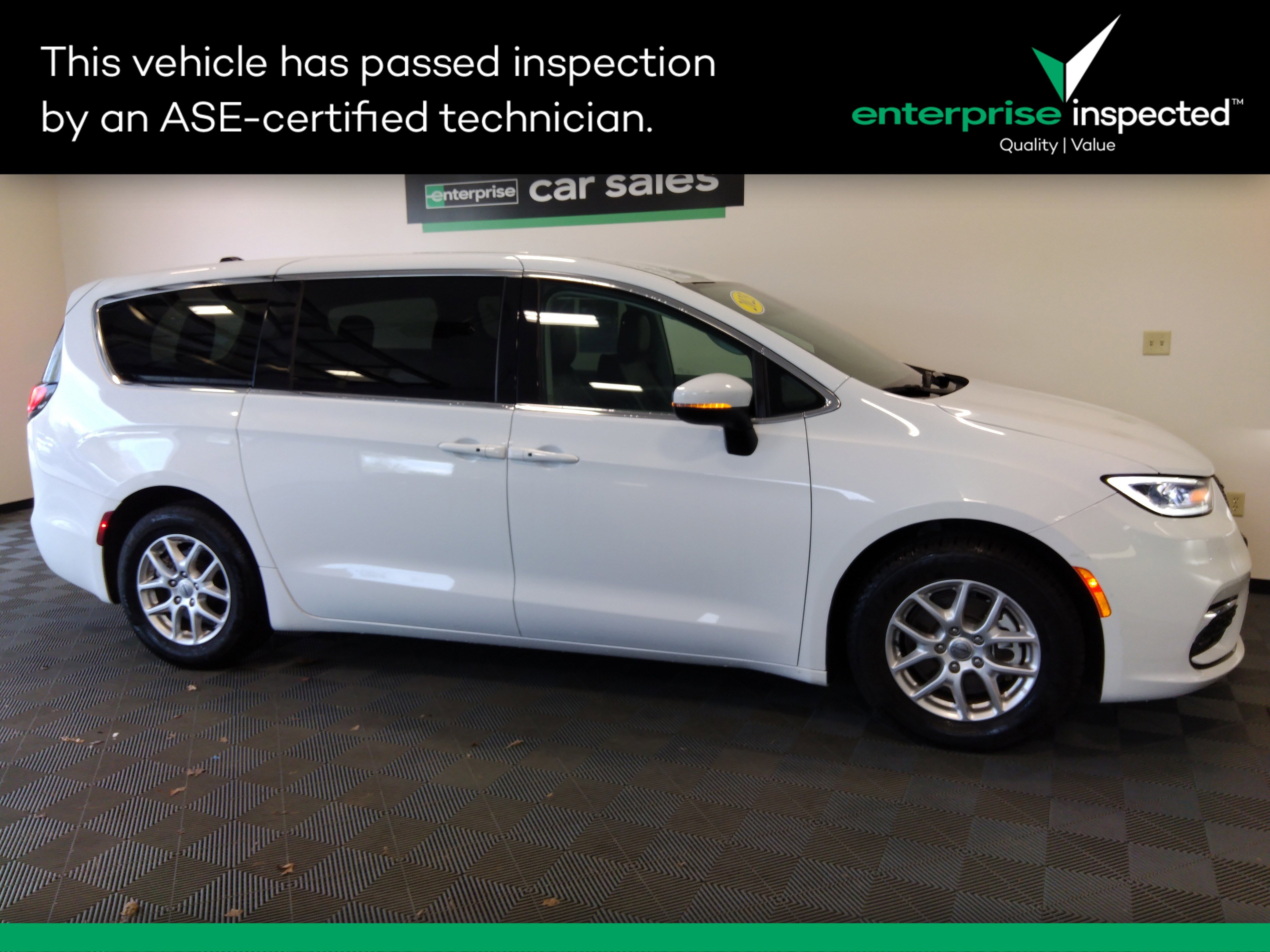 2023 Chrysler Pacifica Touring L FWD