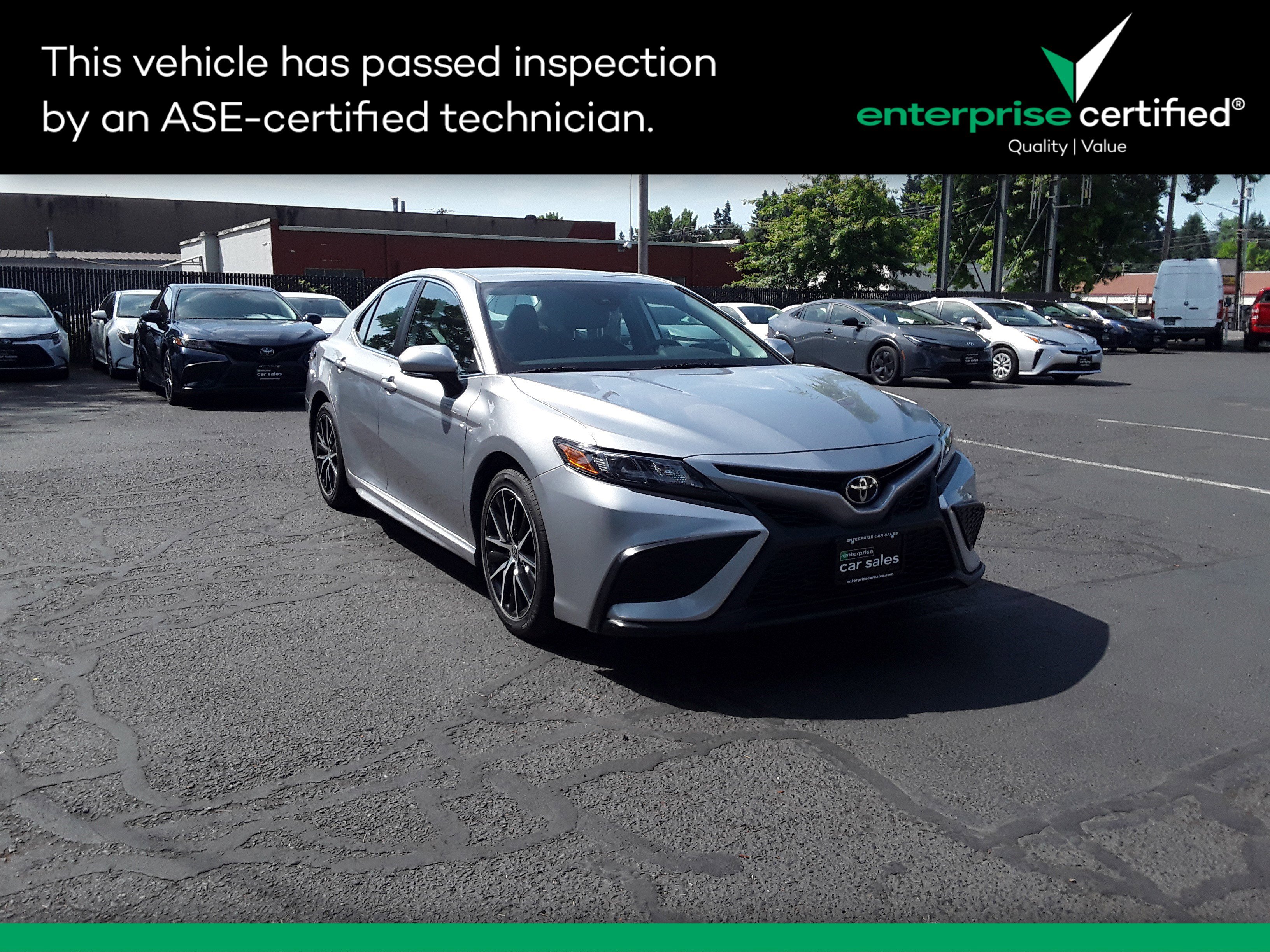 2022 Toyota Camry SE Auto