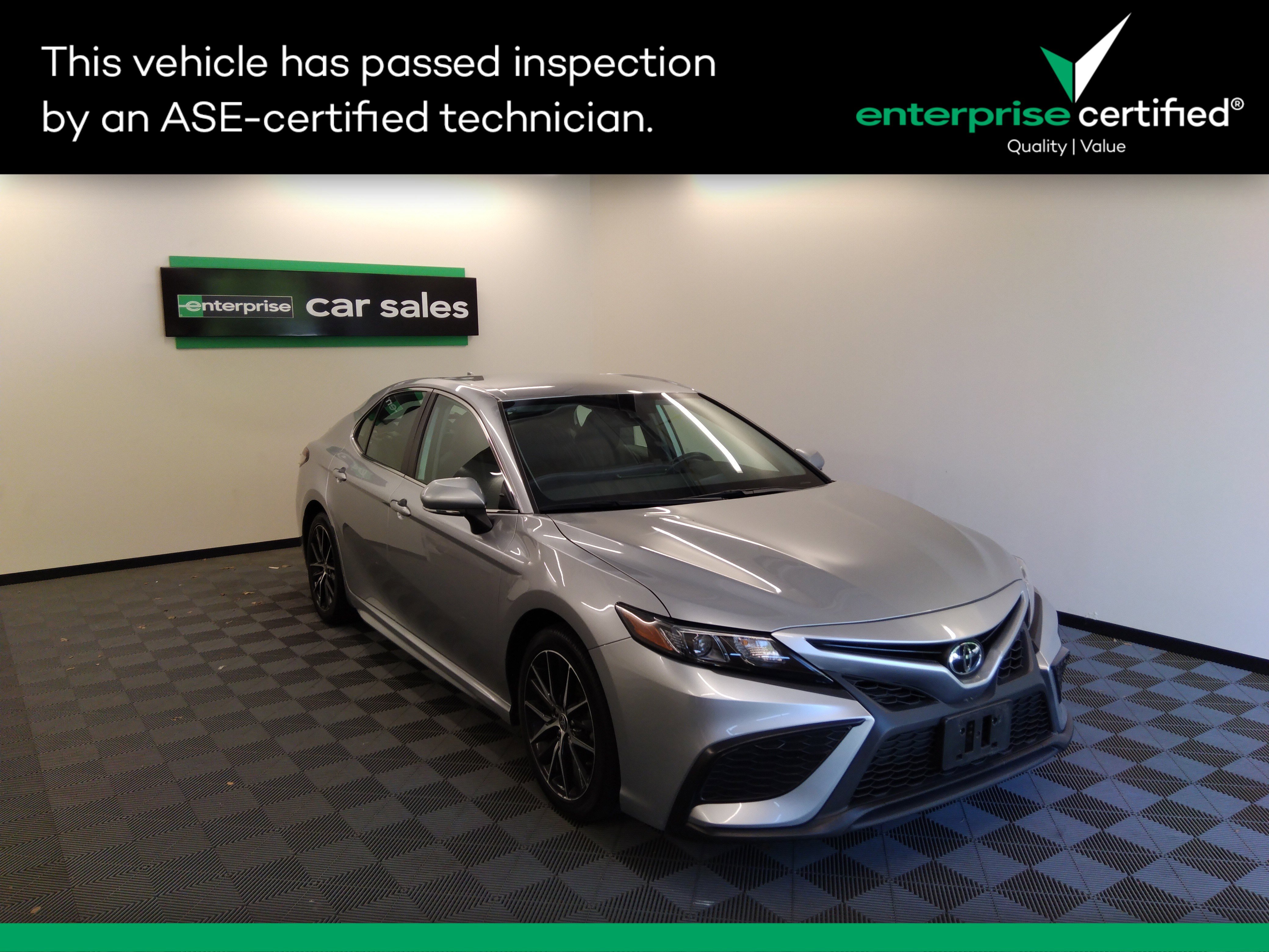 2022 Toyota Camry SE Auto