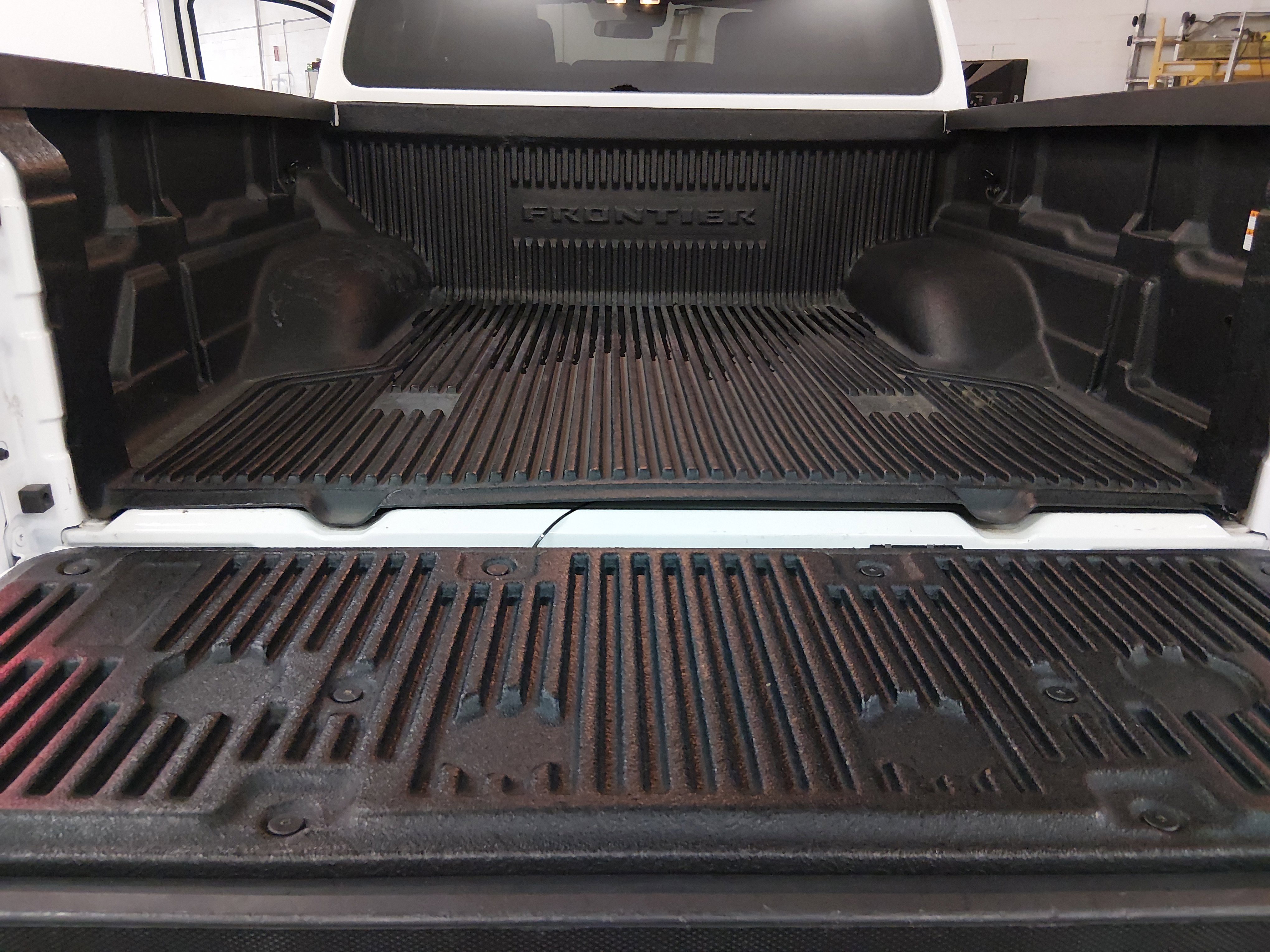 2024 Nissan Frontier SV - Photo 11