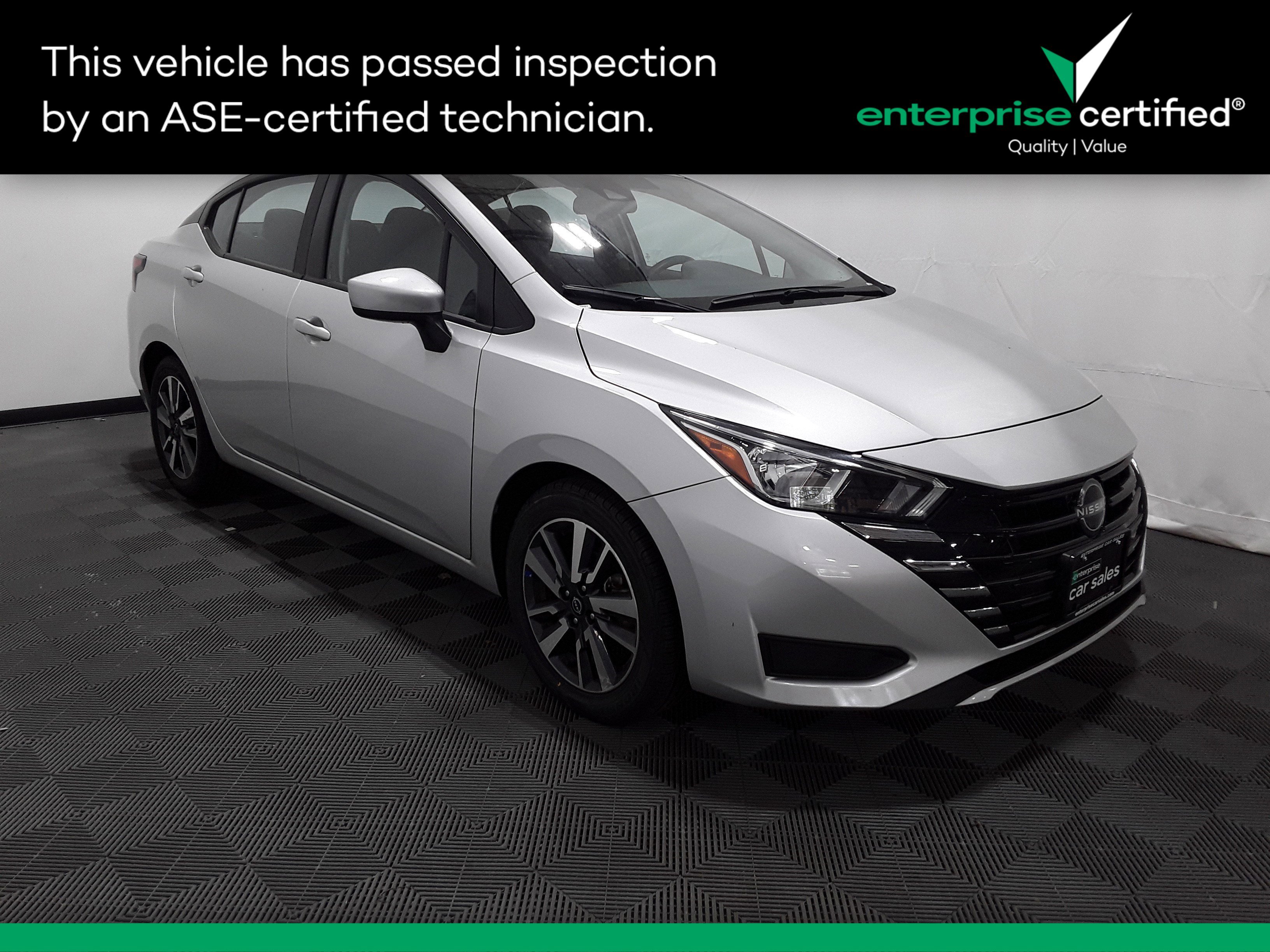 2023 Nissan Versa SV CVT