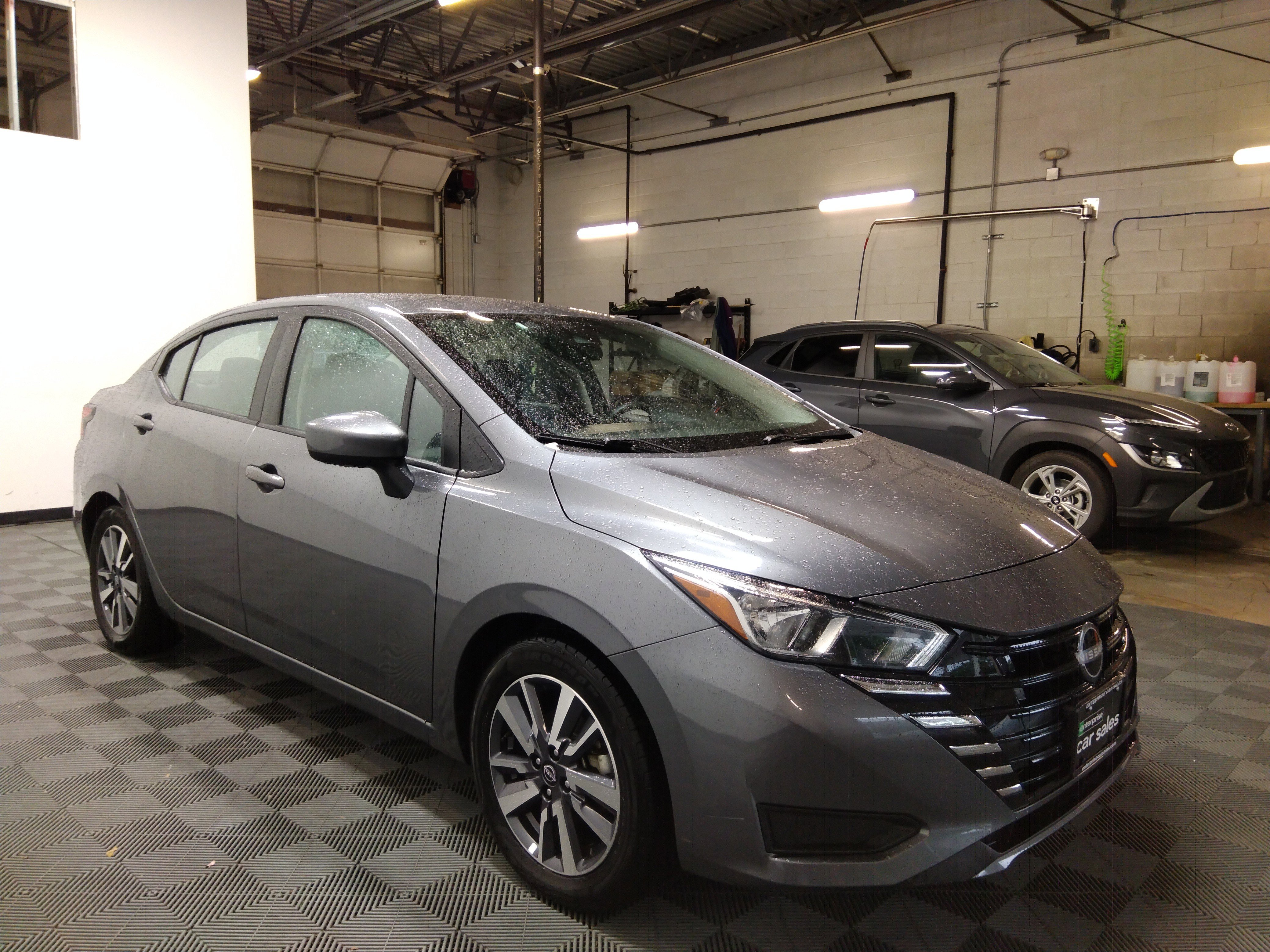 2023 Nissan Versa SV CVT