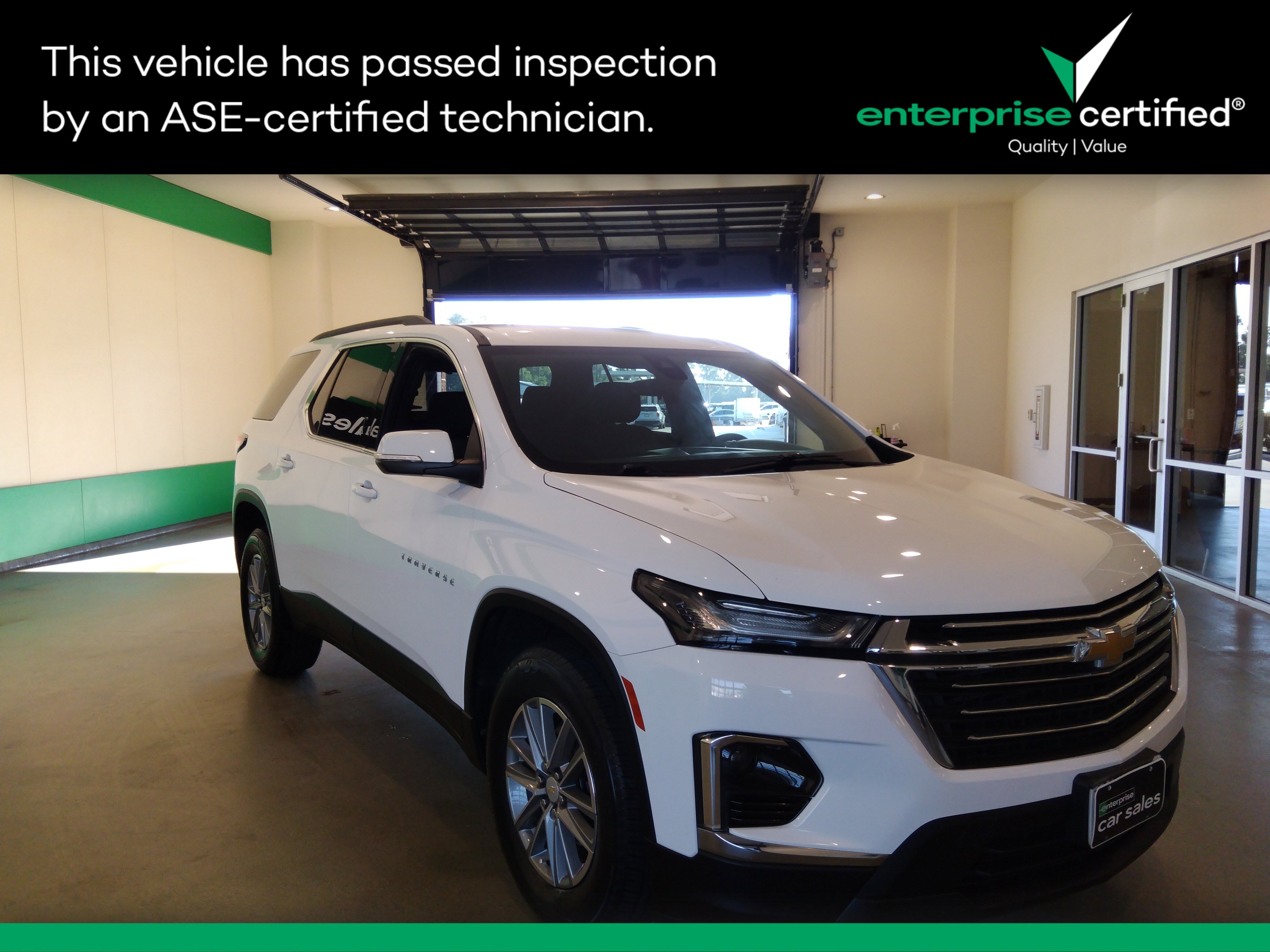 Used 2023 Chevrolet Traverse LT