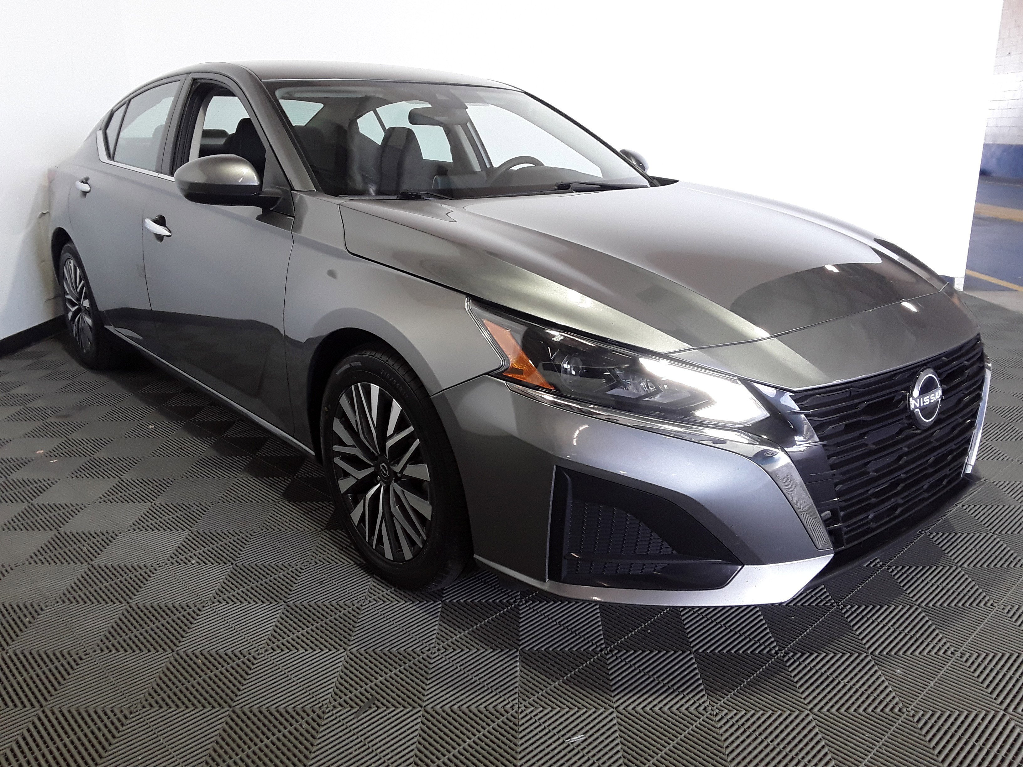 2023 Nissan Altima 2.5 SV Sedan
