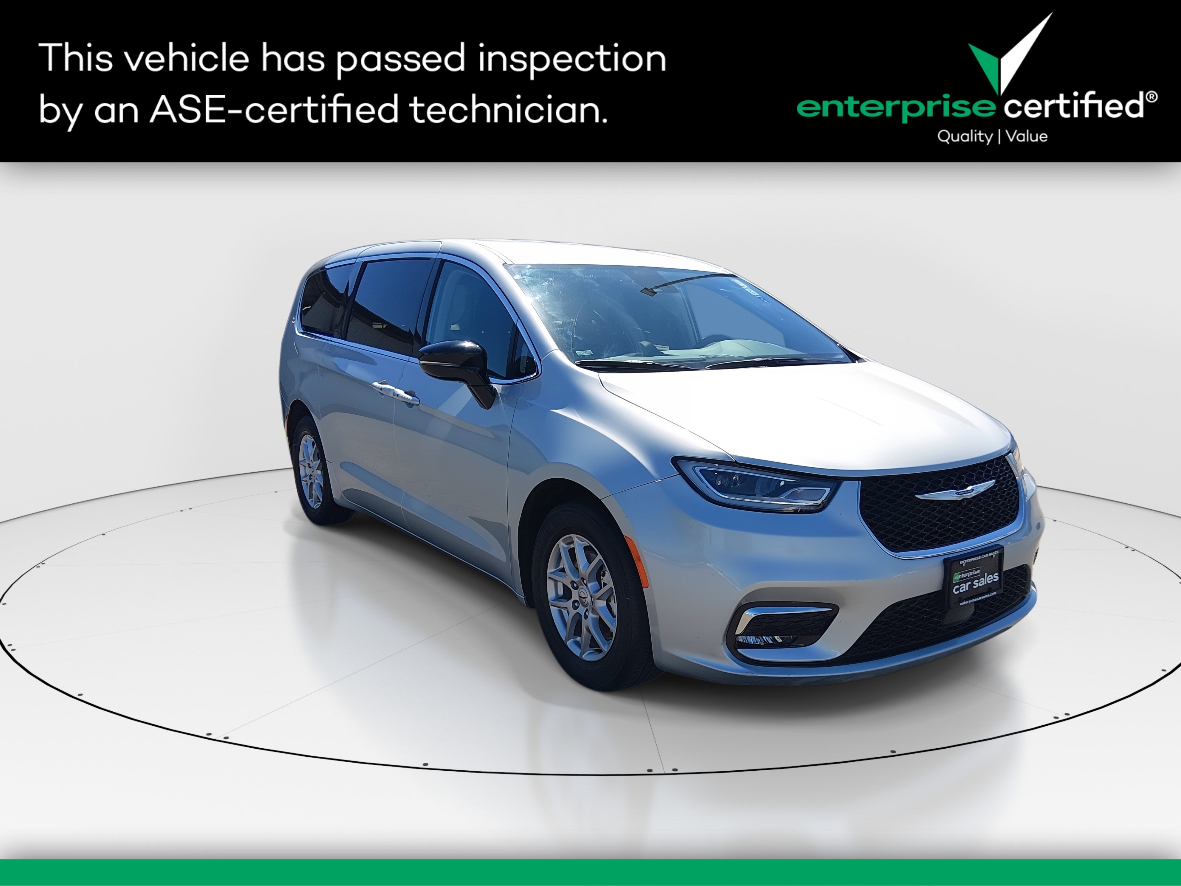 Used 2024 Chrysler Pacifica Touring L FWD