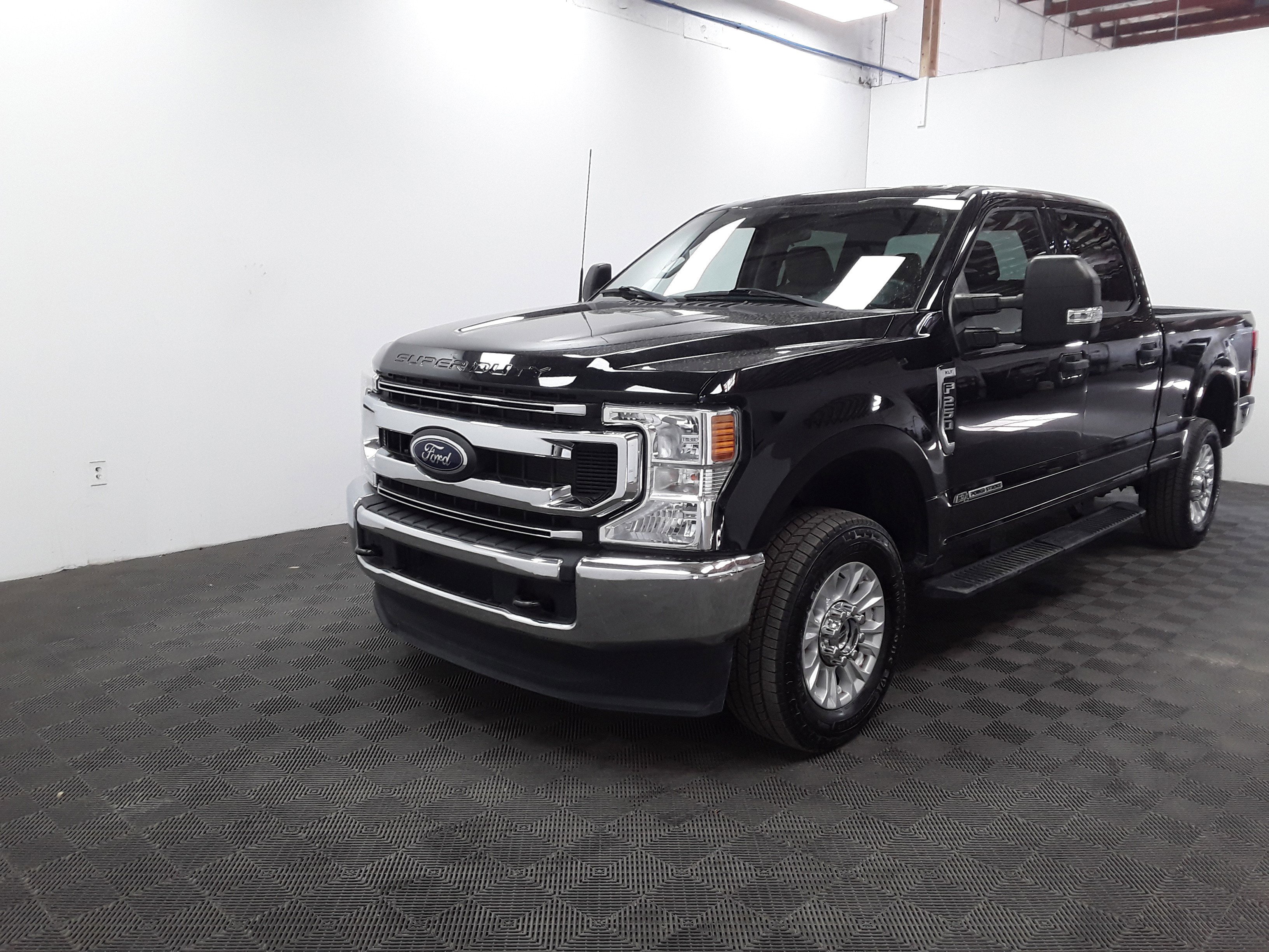 Image 4 of Used 2022 Ford Super Duty F-250 SRW XLT 4WD Crew Cab 6.75' Box