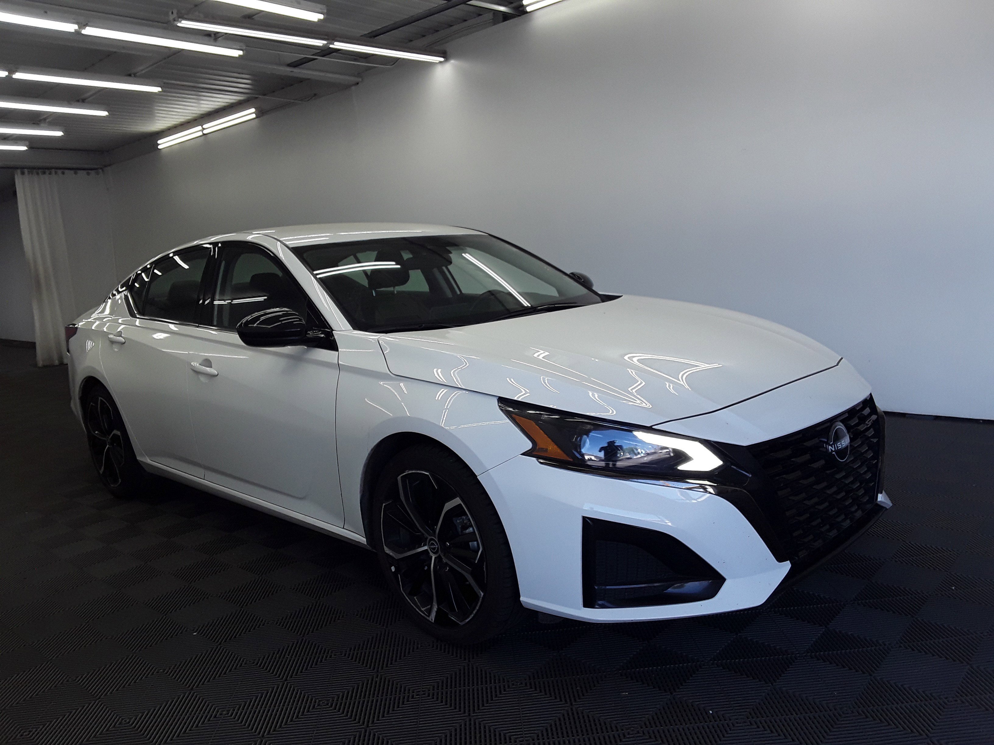 2023 Nissan Altima 2.5 SR Sedan