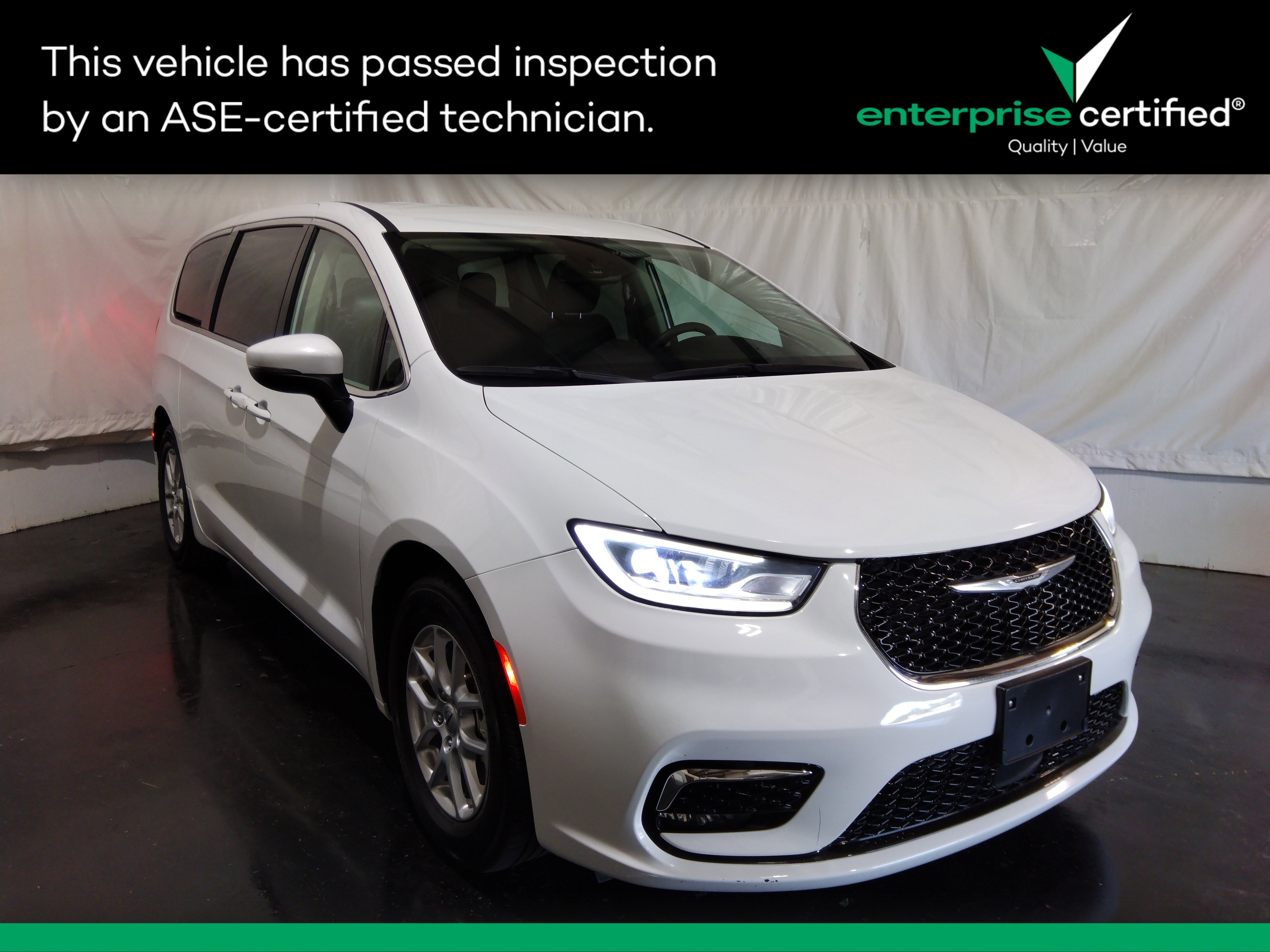 Used 2023 Chrysler Pacifica Touring L FWD