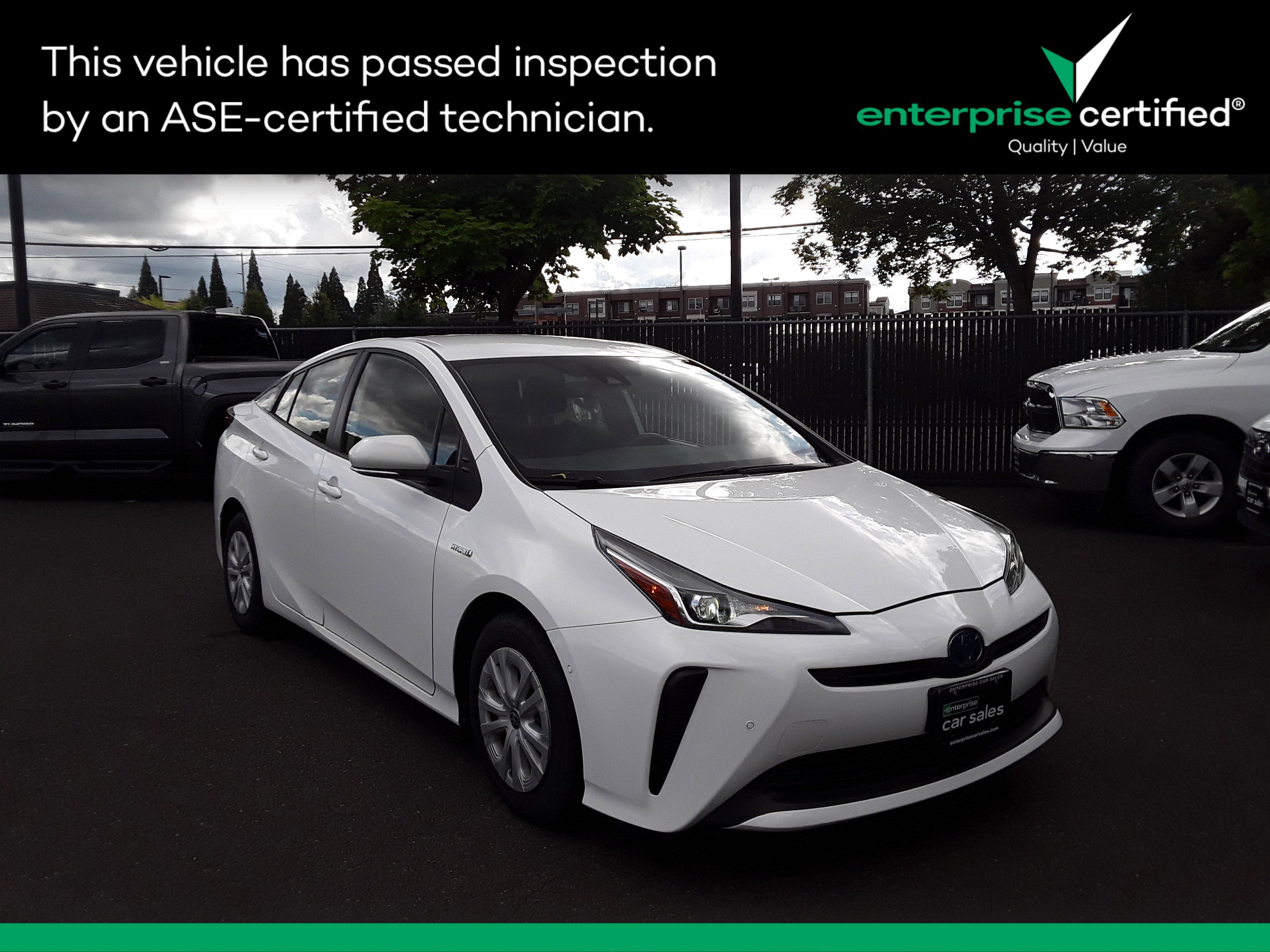 2022 Toyota Prius LE