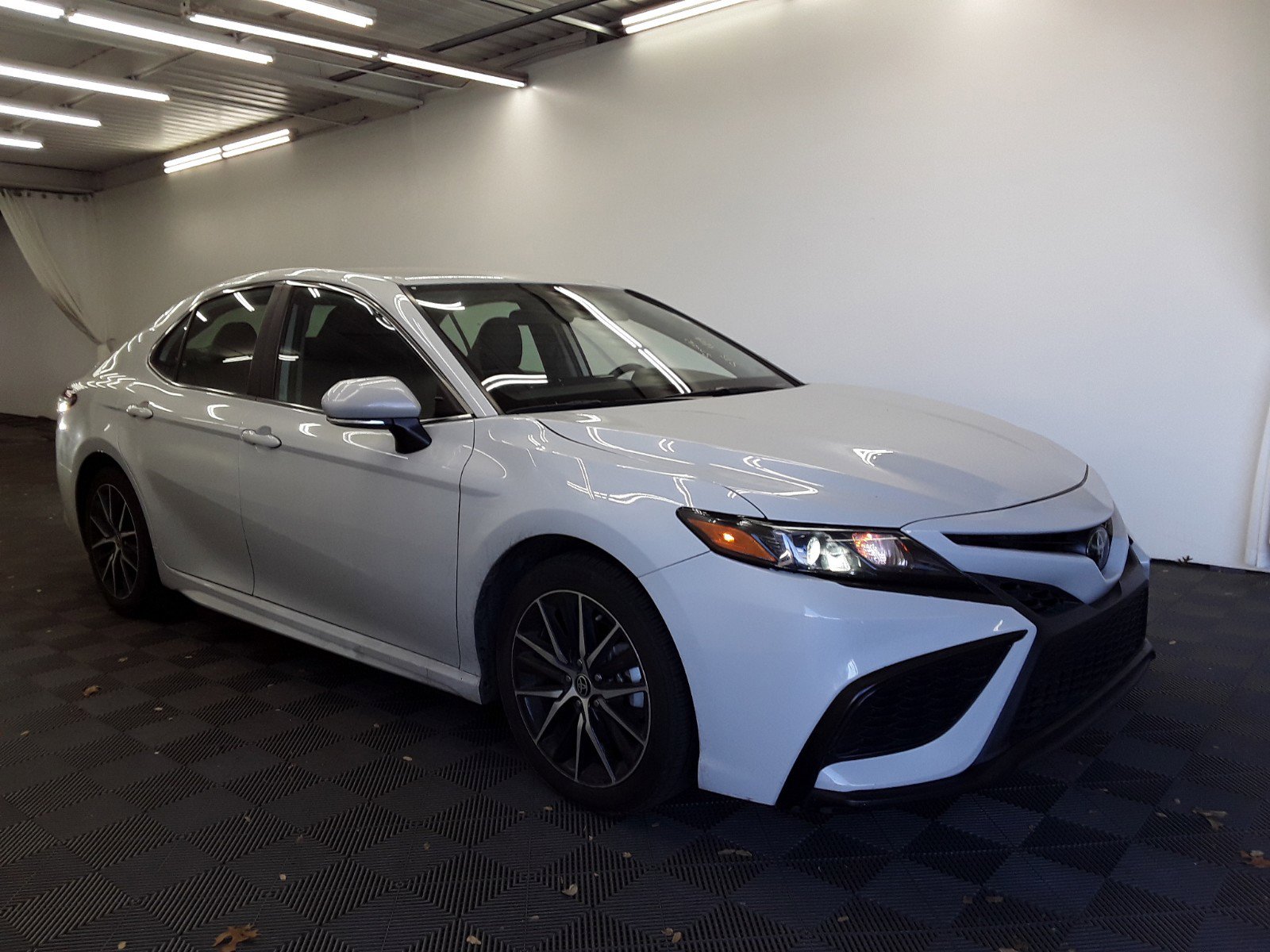 2022 Toyota Camry SE Auto