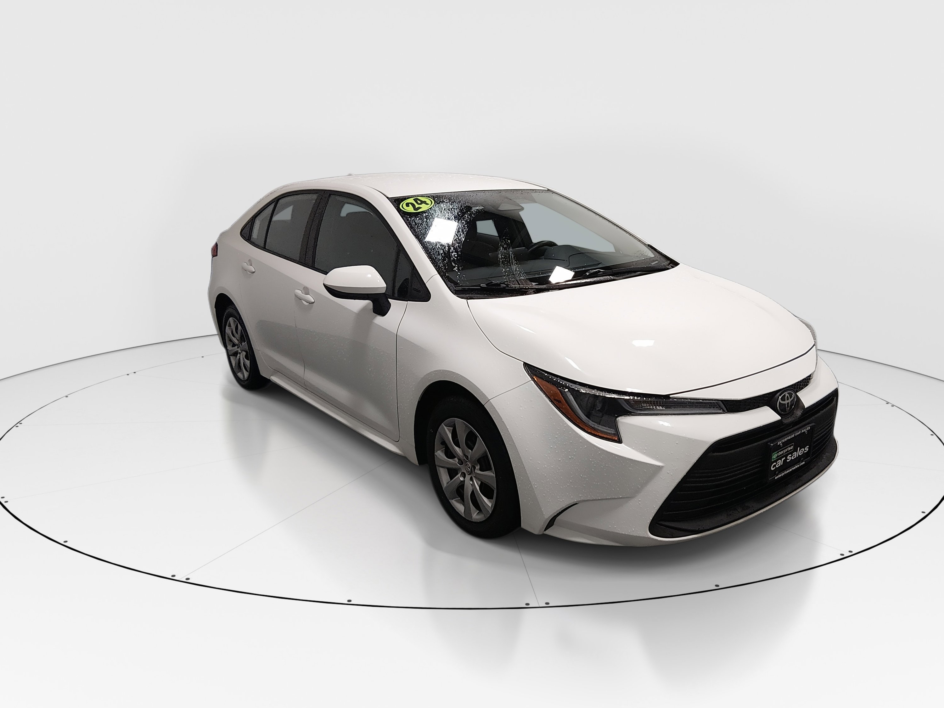 2024 Toyota Corolla LE's photo