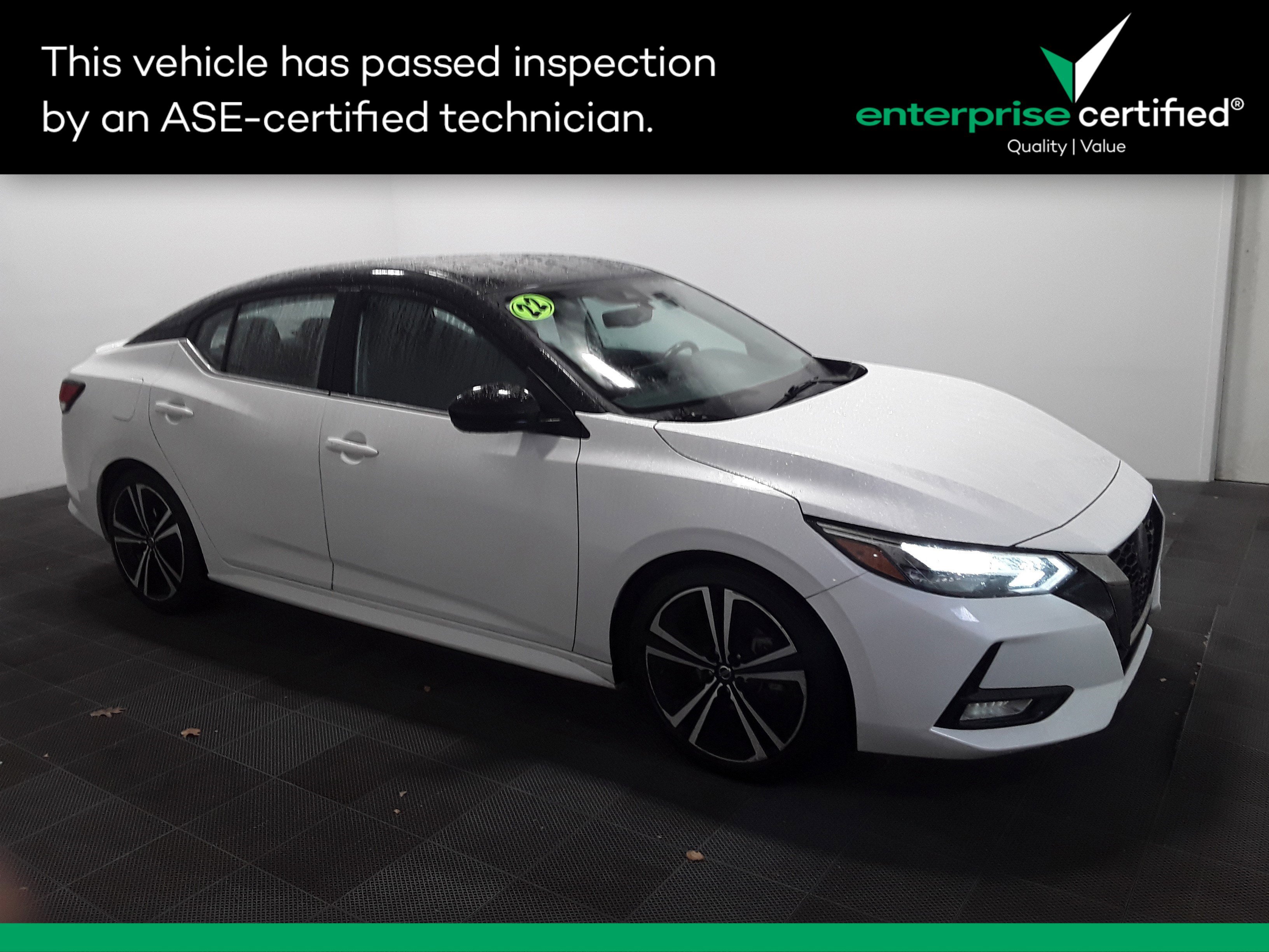 2022 Nissan Sentra SR's photo