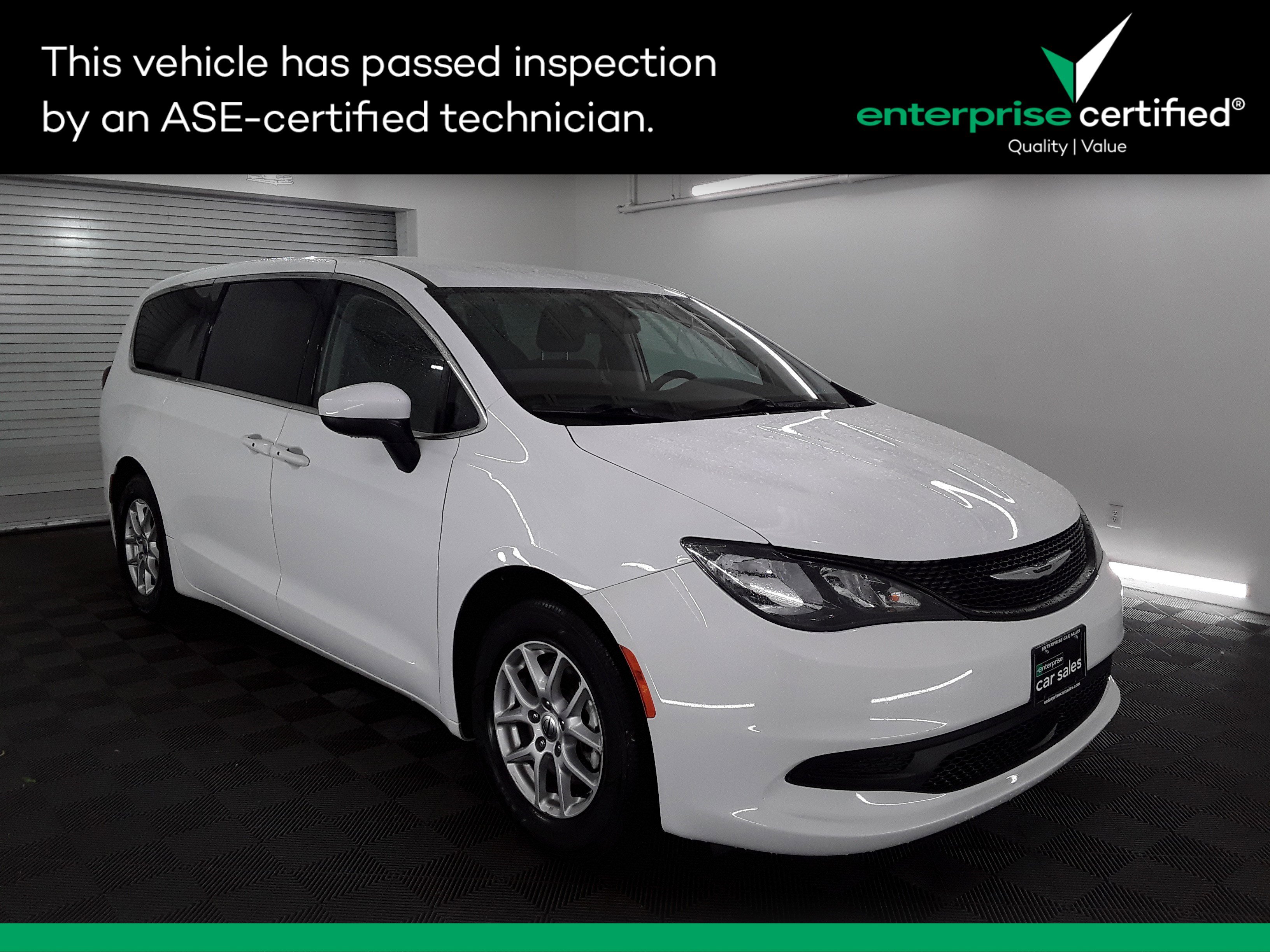 Used 2022 Chrysler Voyager LX FWD's photo