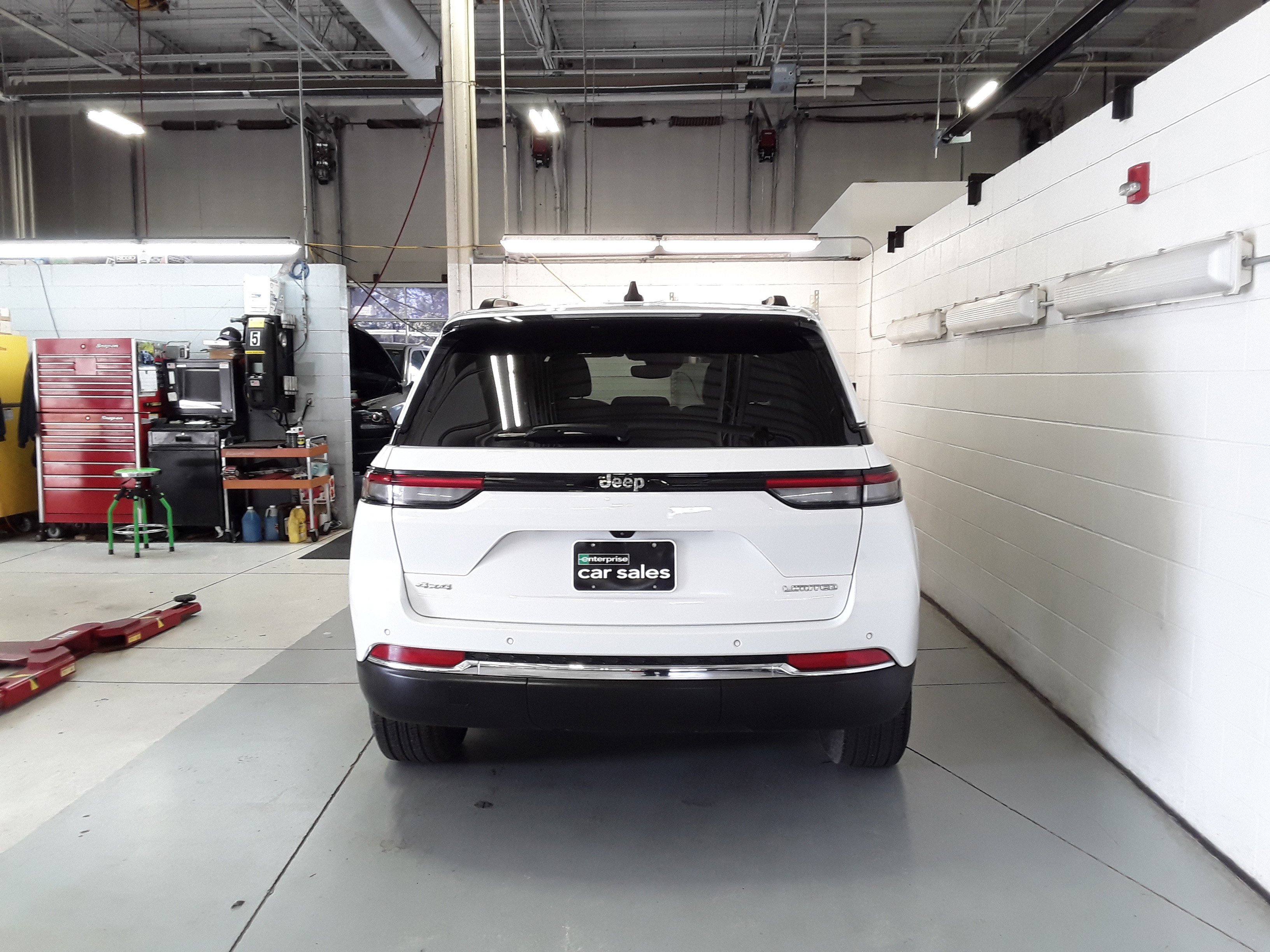 Image 4 of Used 2023 Jeep Grand Cherokee Limited 4x4