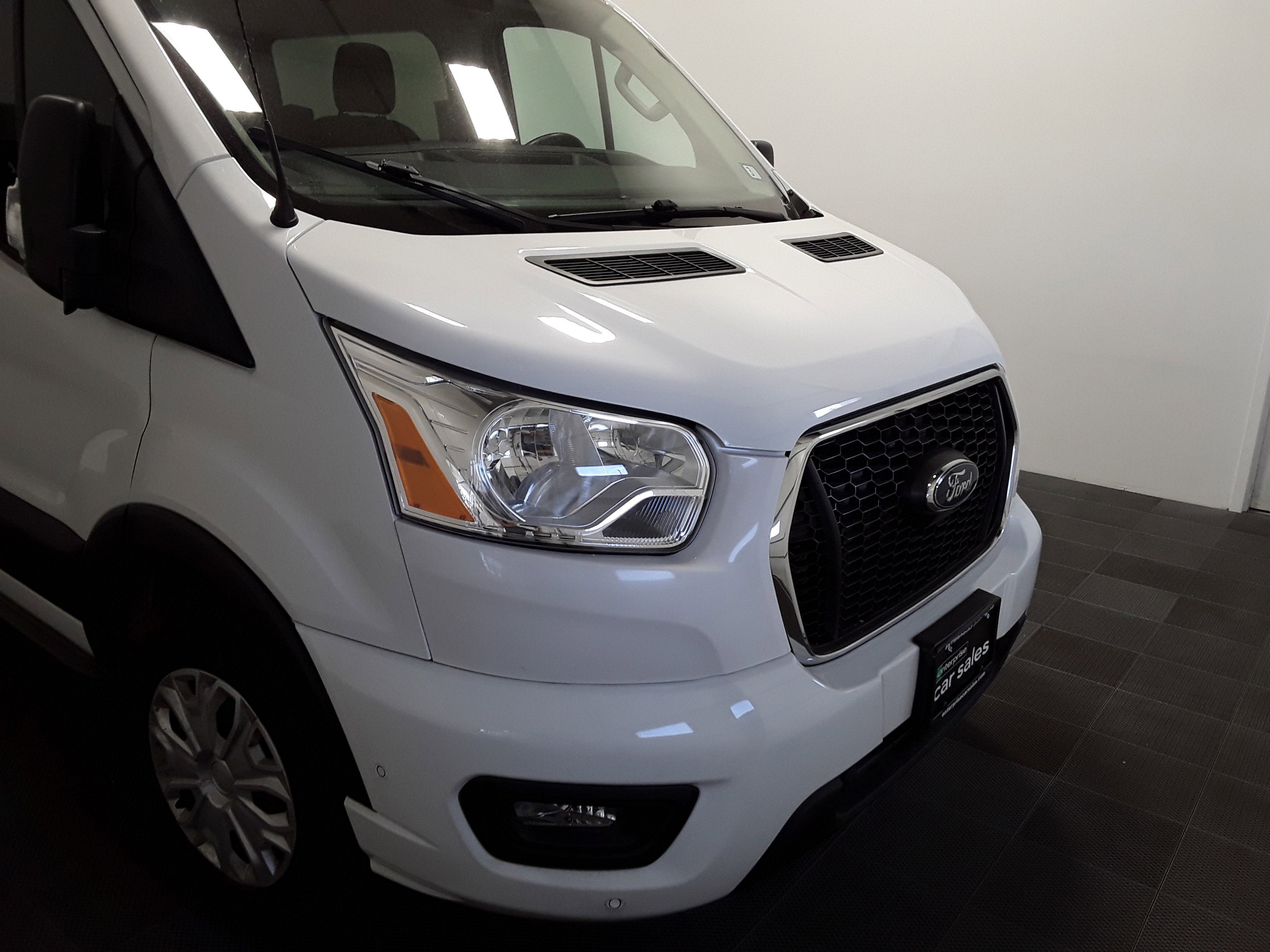 2021 Ford Transit Passenger Wagon T-350 148