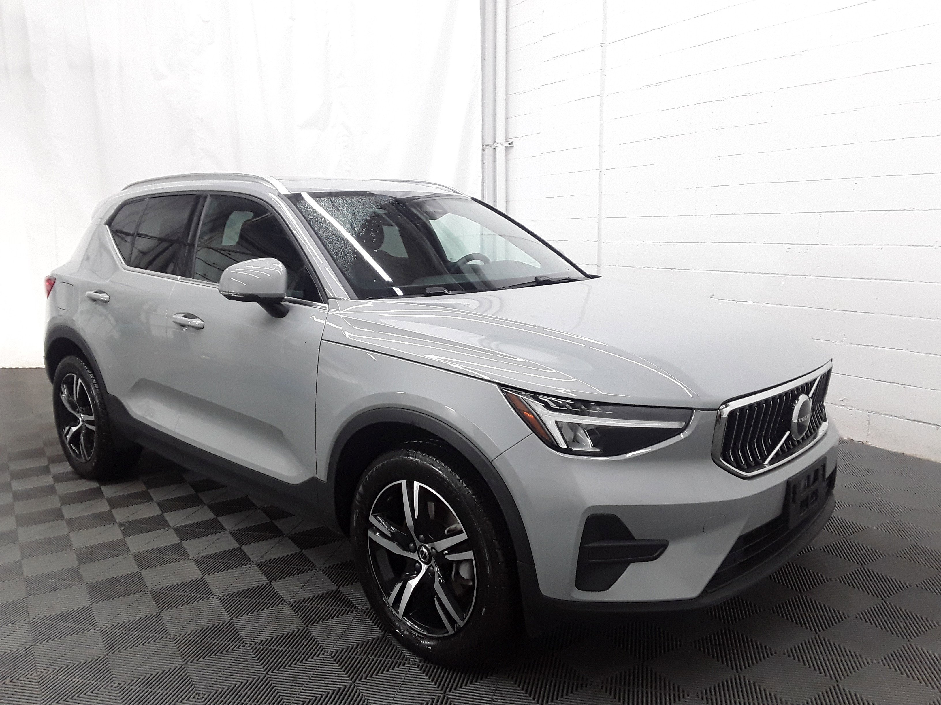 2024 Volvo XC40 Core Bright Theme B5 AWD