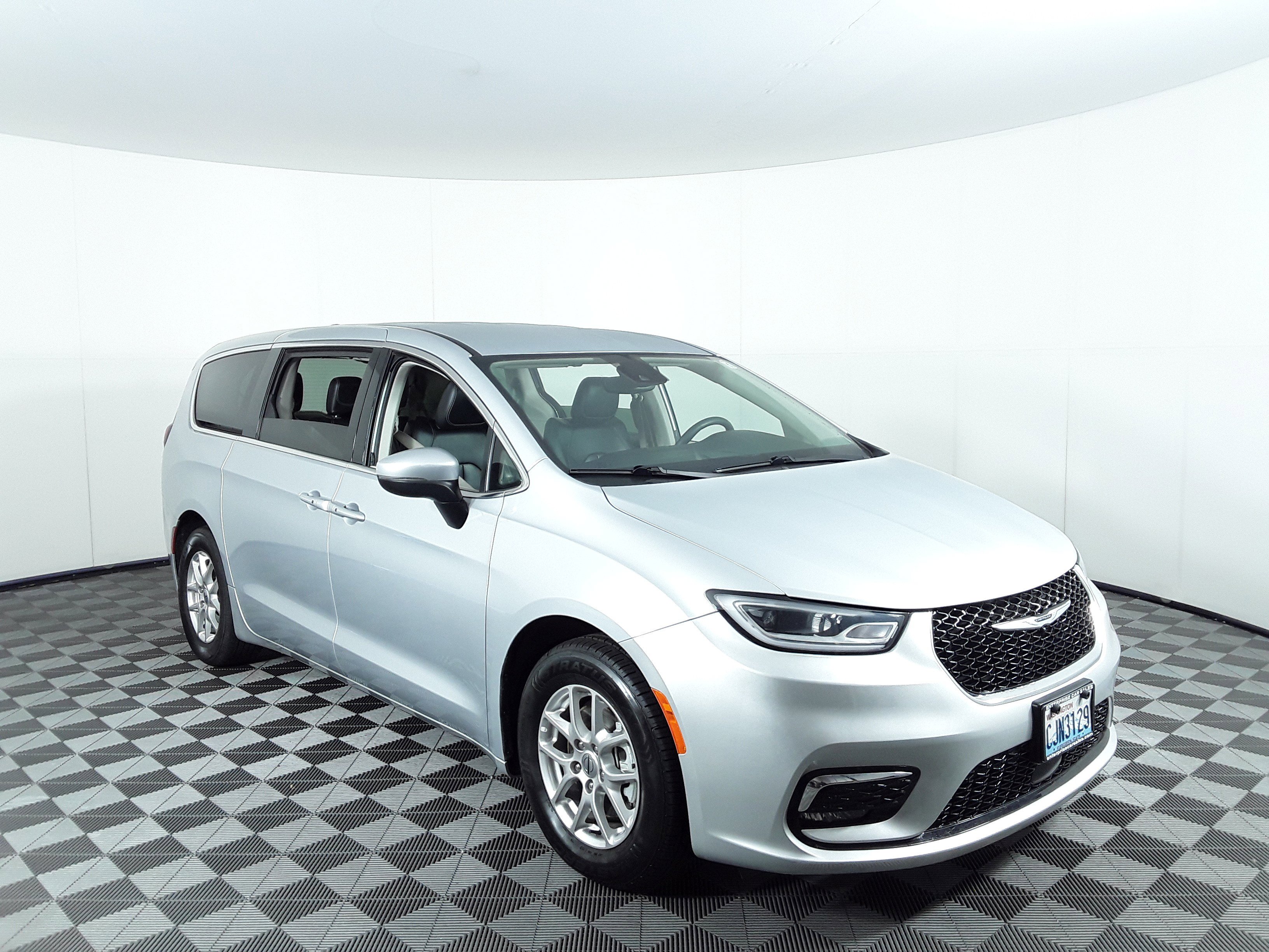 2023 Chrysler Pacifica Touring L FWD