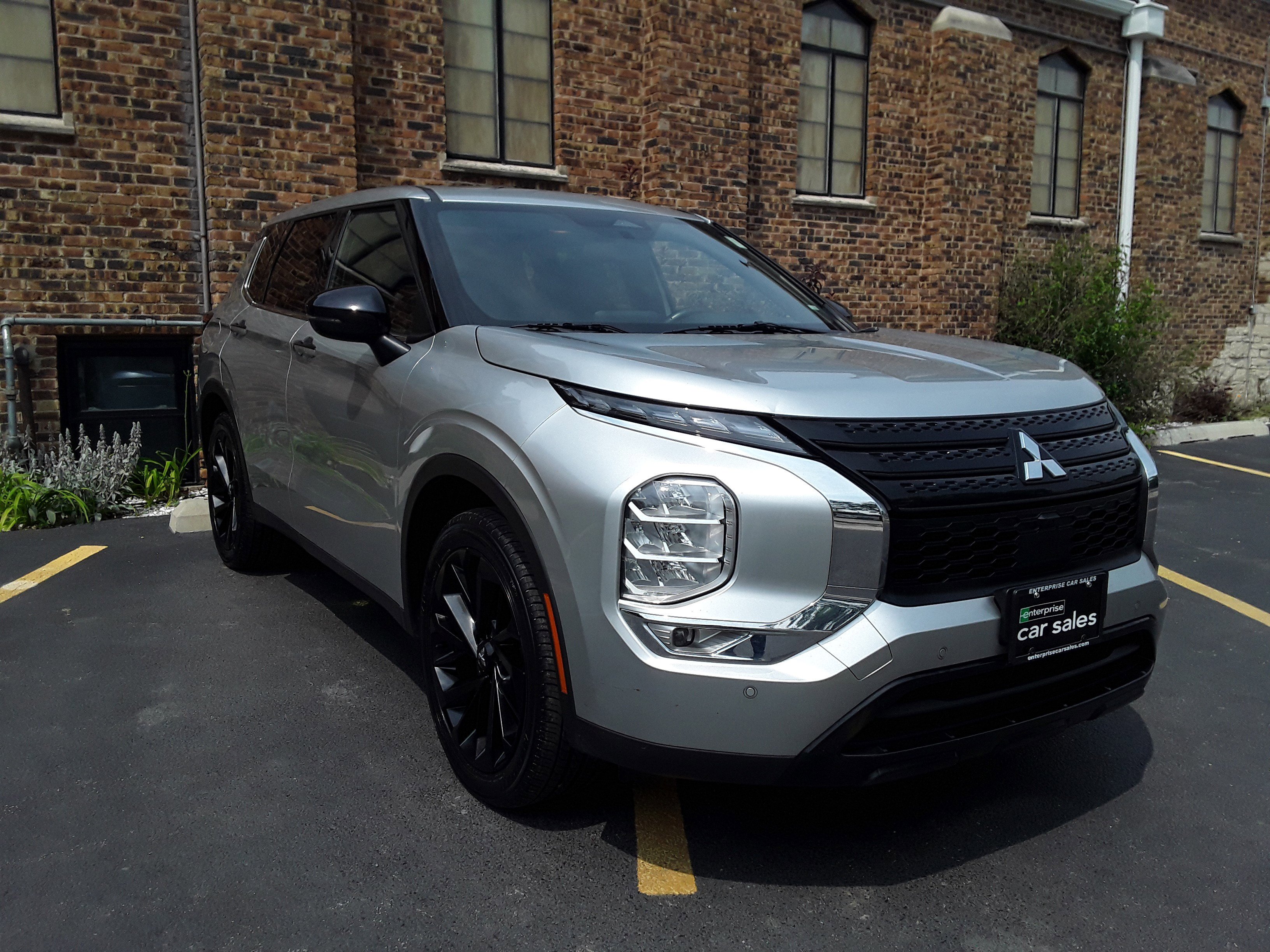 2022 Mitsubishi Outlander Black Edition FWD