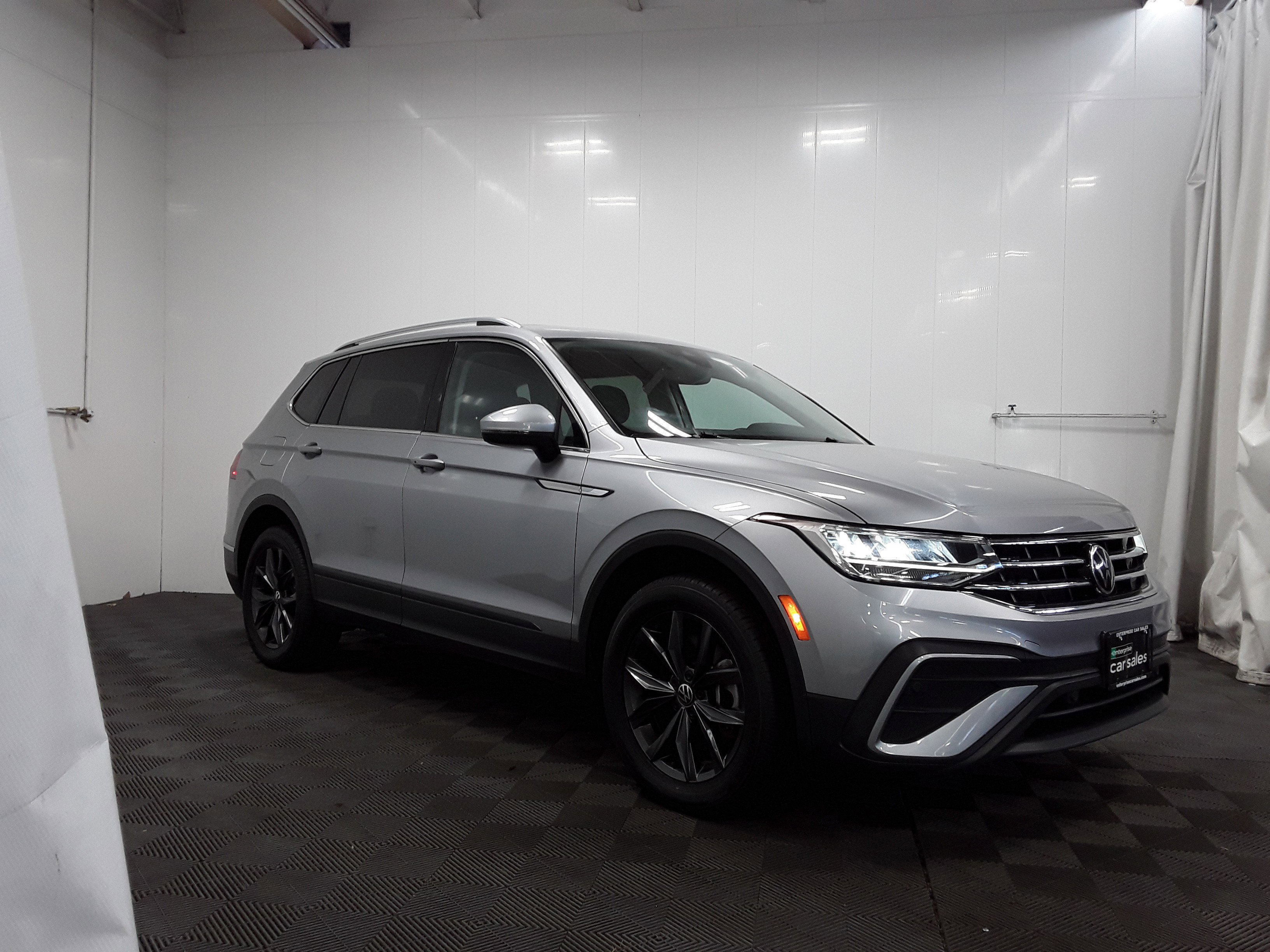 2022 Volkswagen Tiguan 2.0T SE FWD