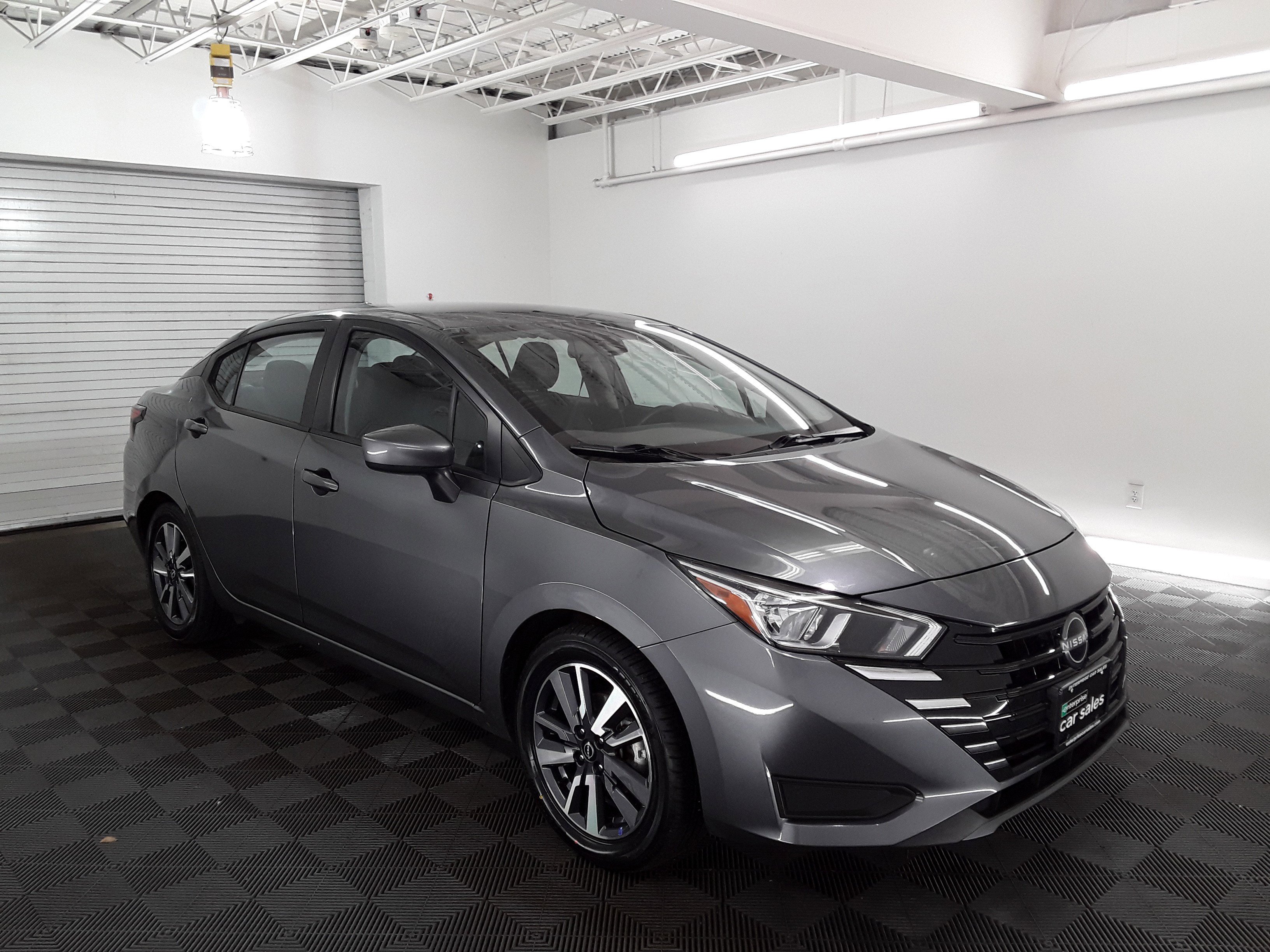 2023 Nissan Versa SV CVT