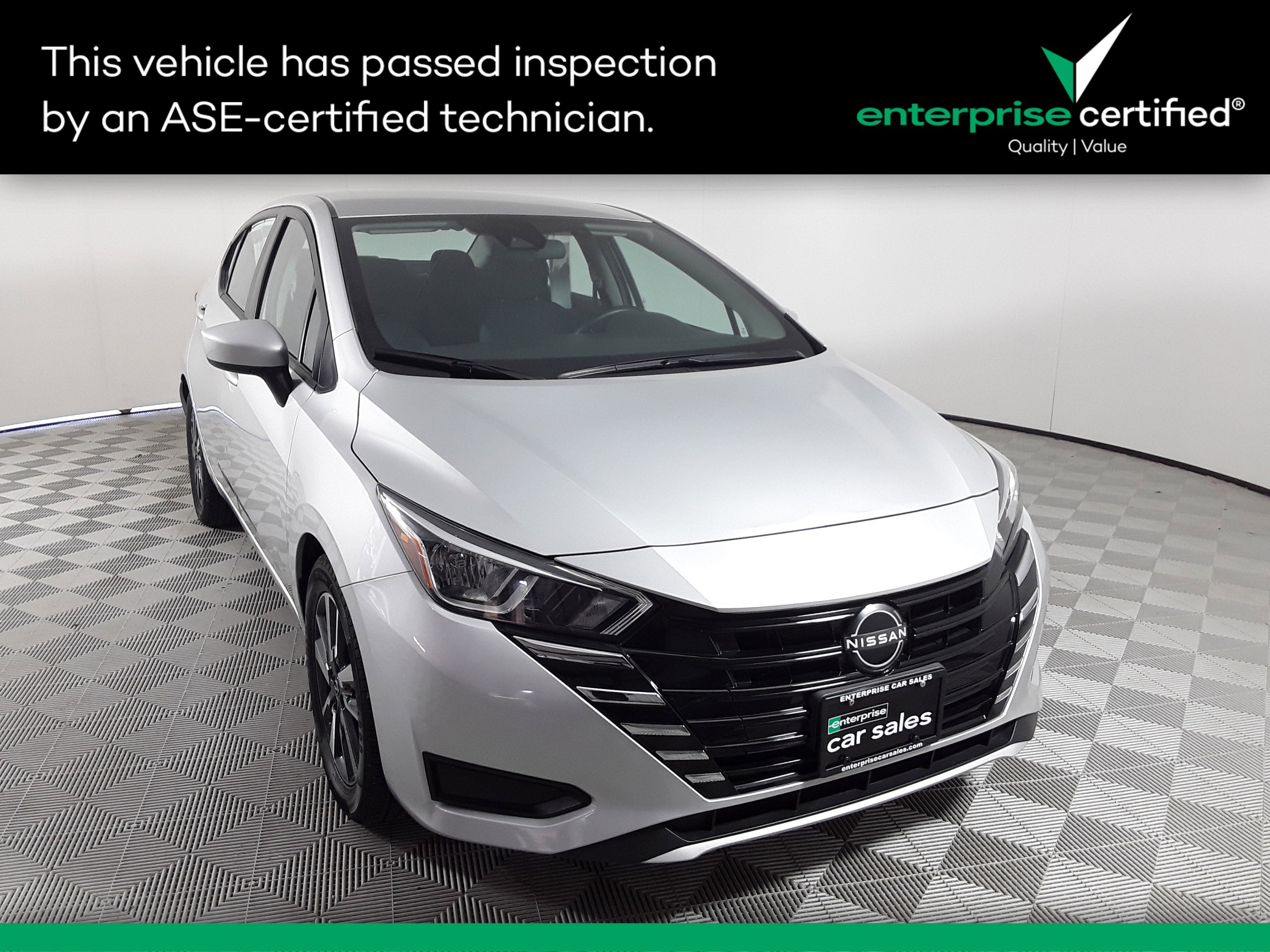 2023 Nissan Versa SV CVT