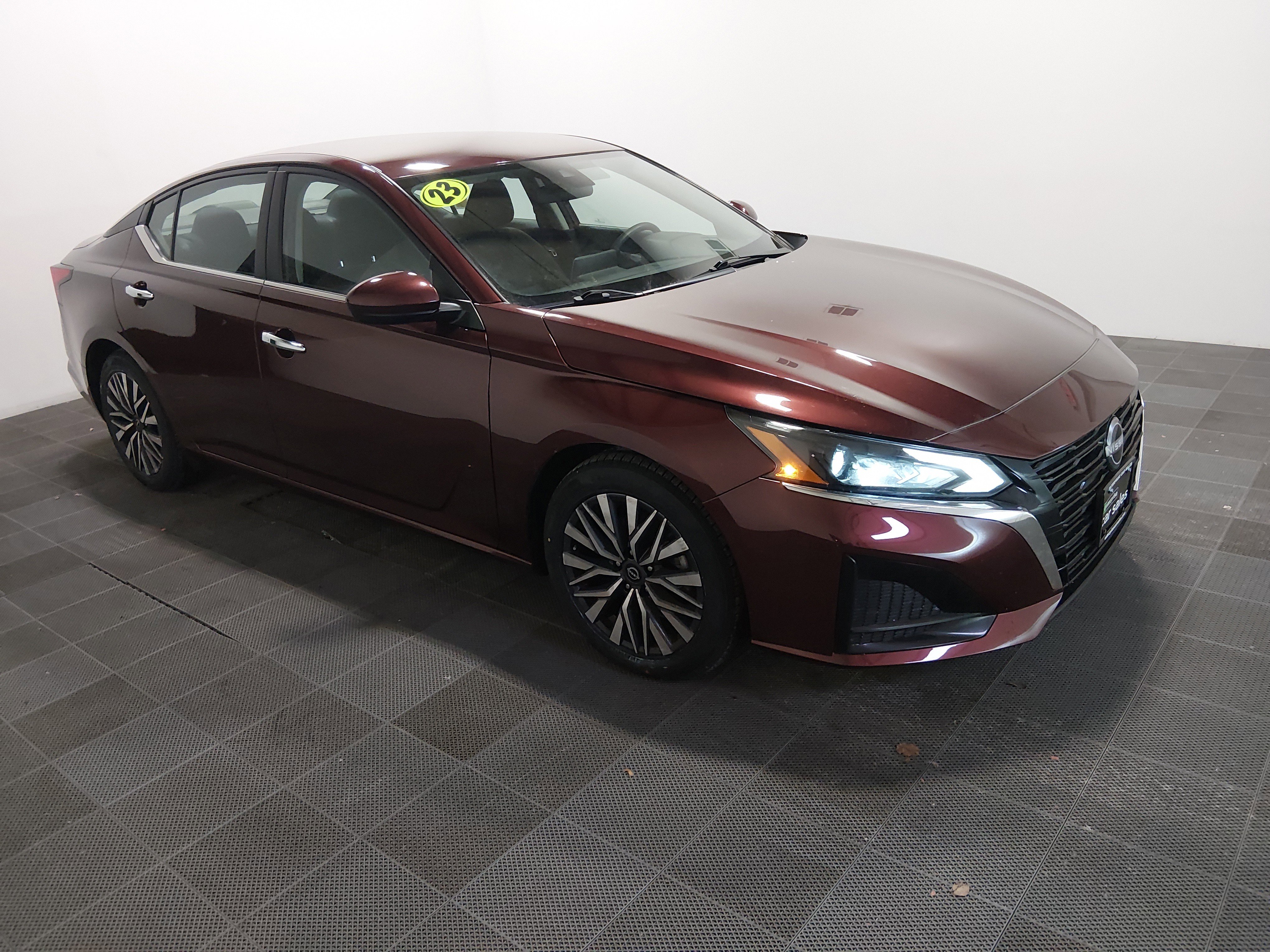 2023 Nissan Altima SV's photo