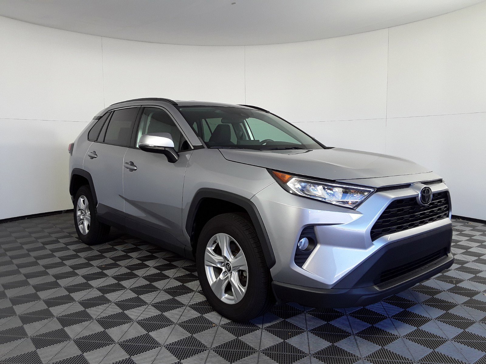 2021 Toyota RAV4 XLE FWD