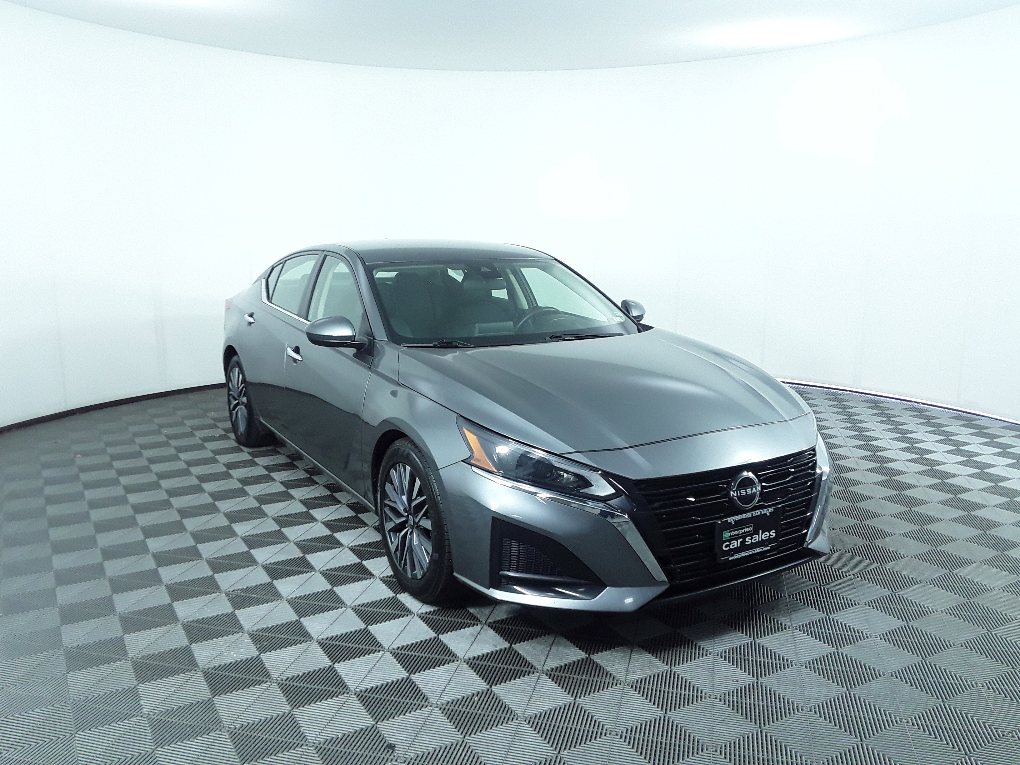 Used 2023 Nissan Altima 2.5 SV Sedan