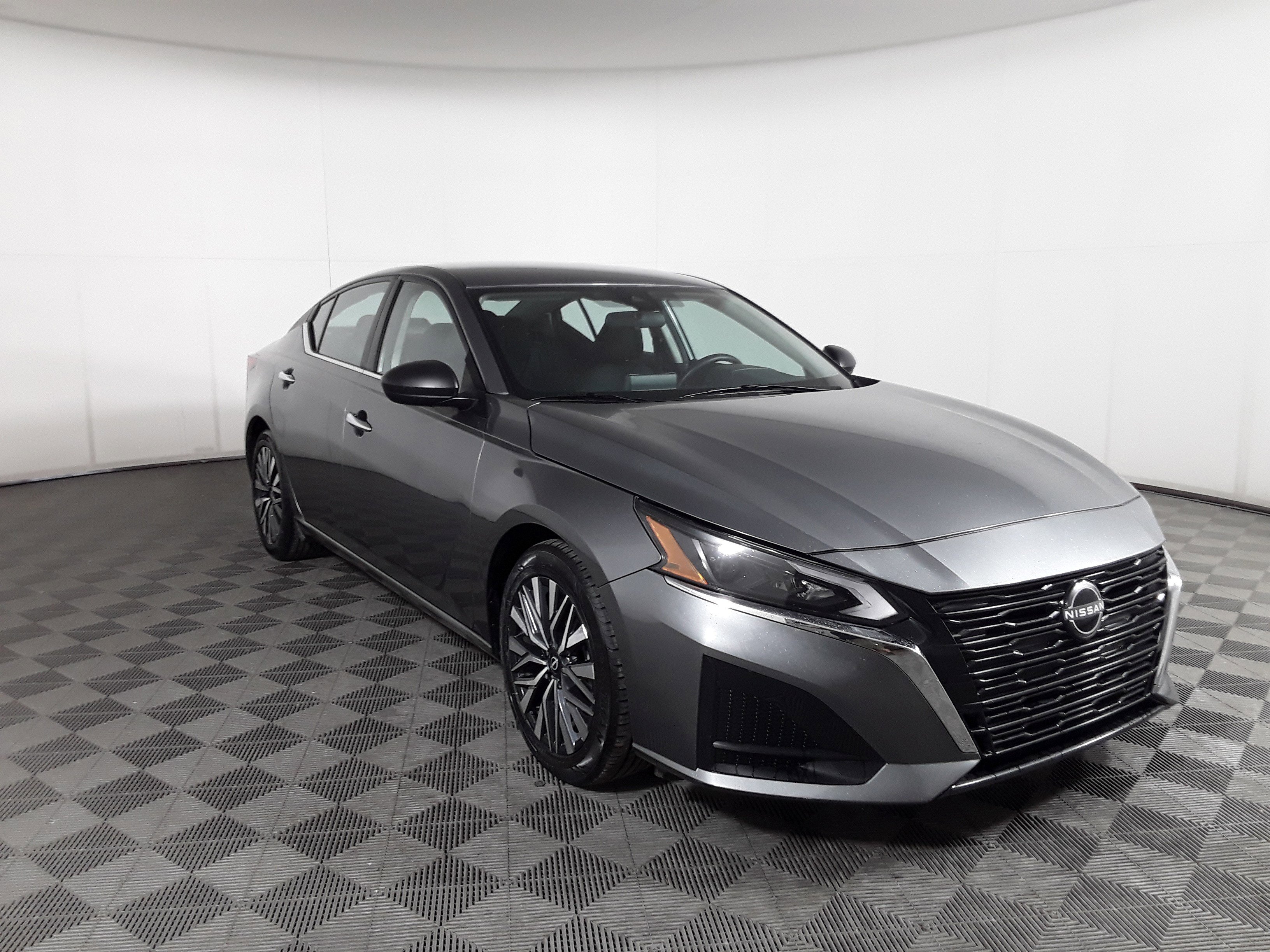 2024 Nissan Altima 2.5 SV Sedan