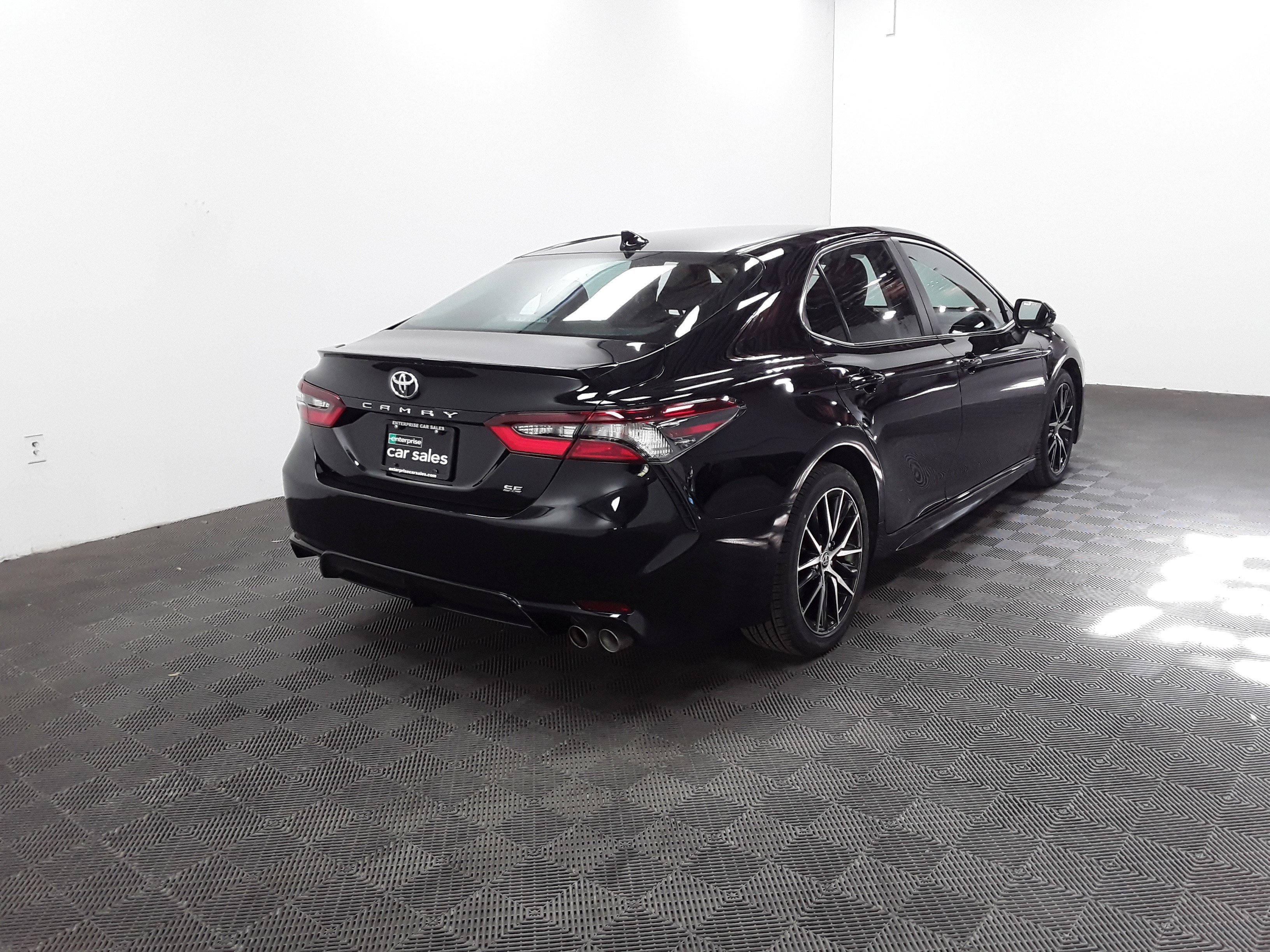 Image 3 of Used 2023 Toyota Camry SE Auto