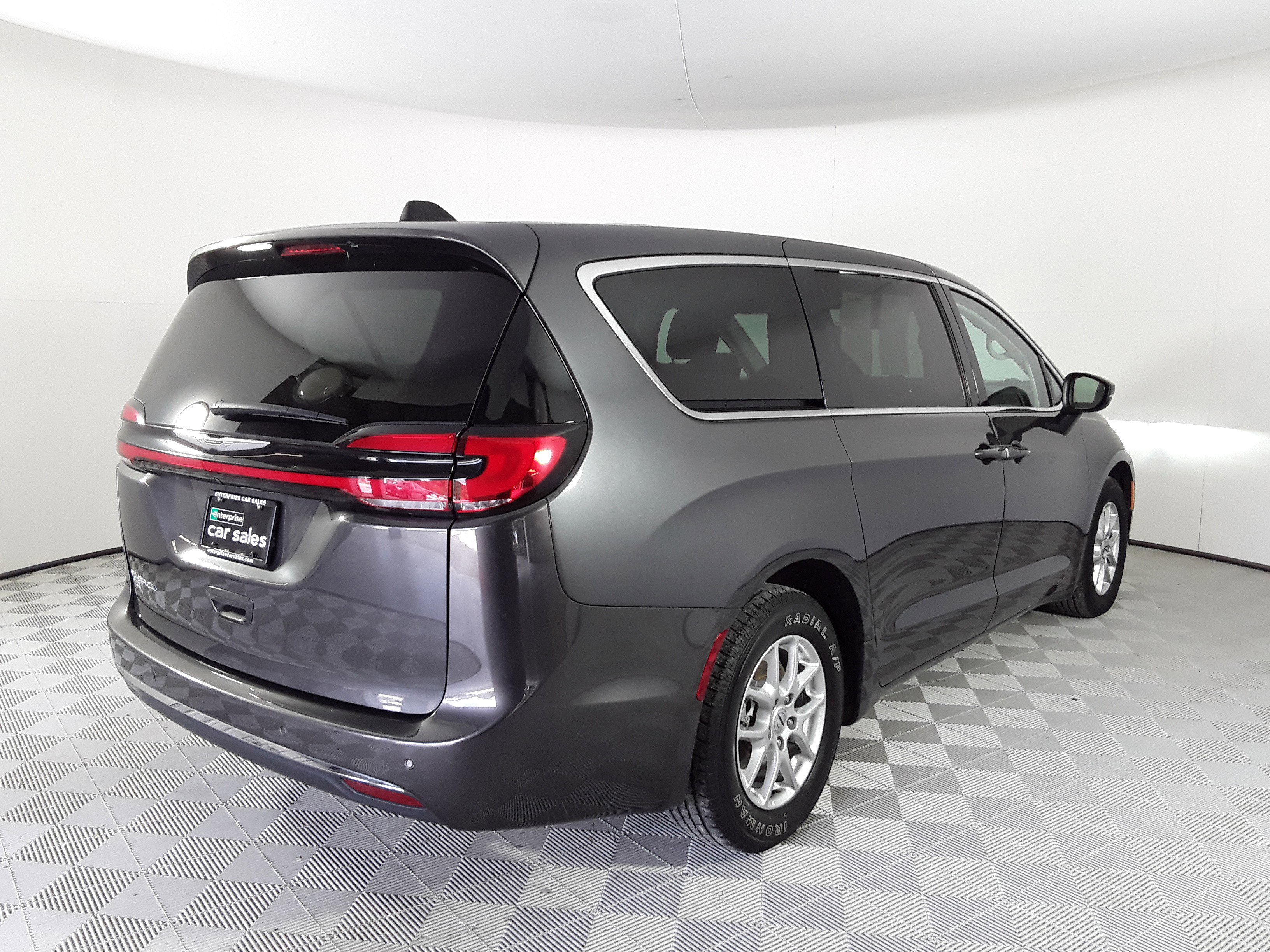 Image 3 of Used 2023 Chrysler Pacifica Touring L FWD