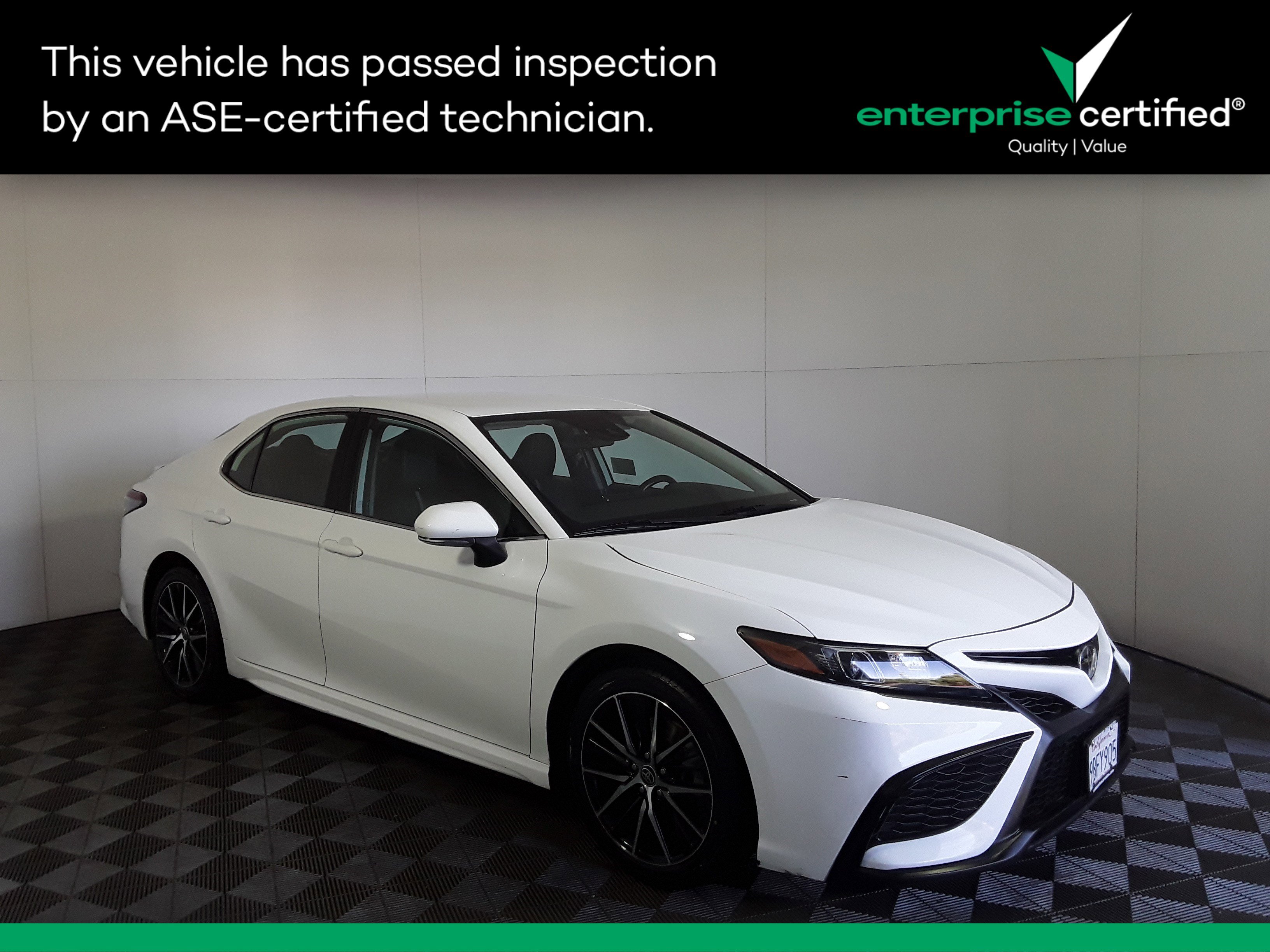 2022 Toyota Camry SE Auto