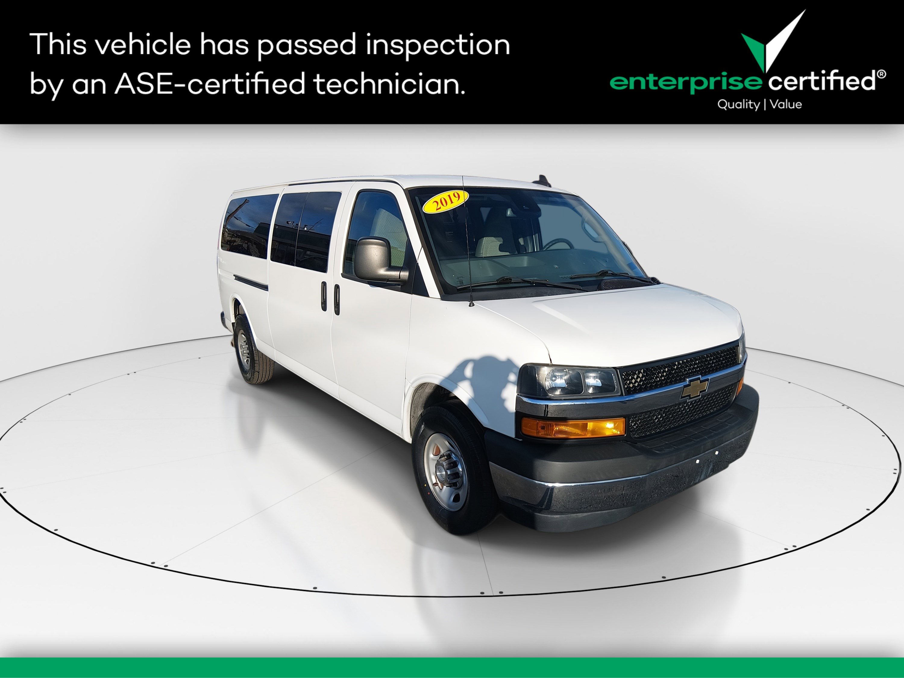 2019 Chevrolet Express Passenger LT's photo