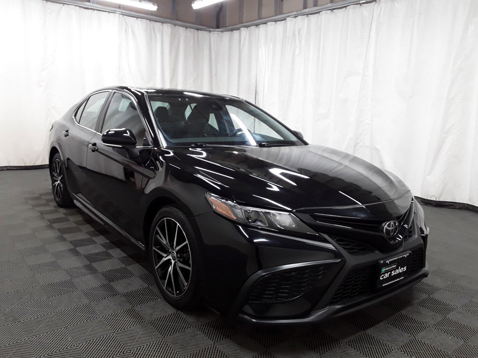 2022 Toyota Camry SE Auto