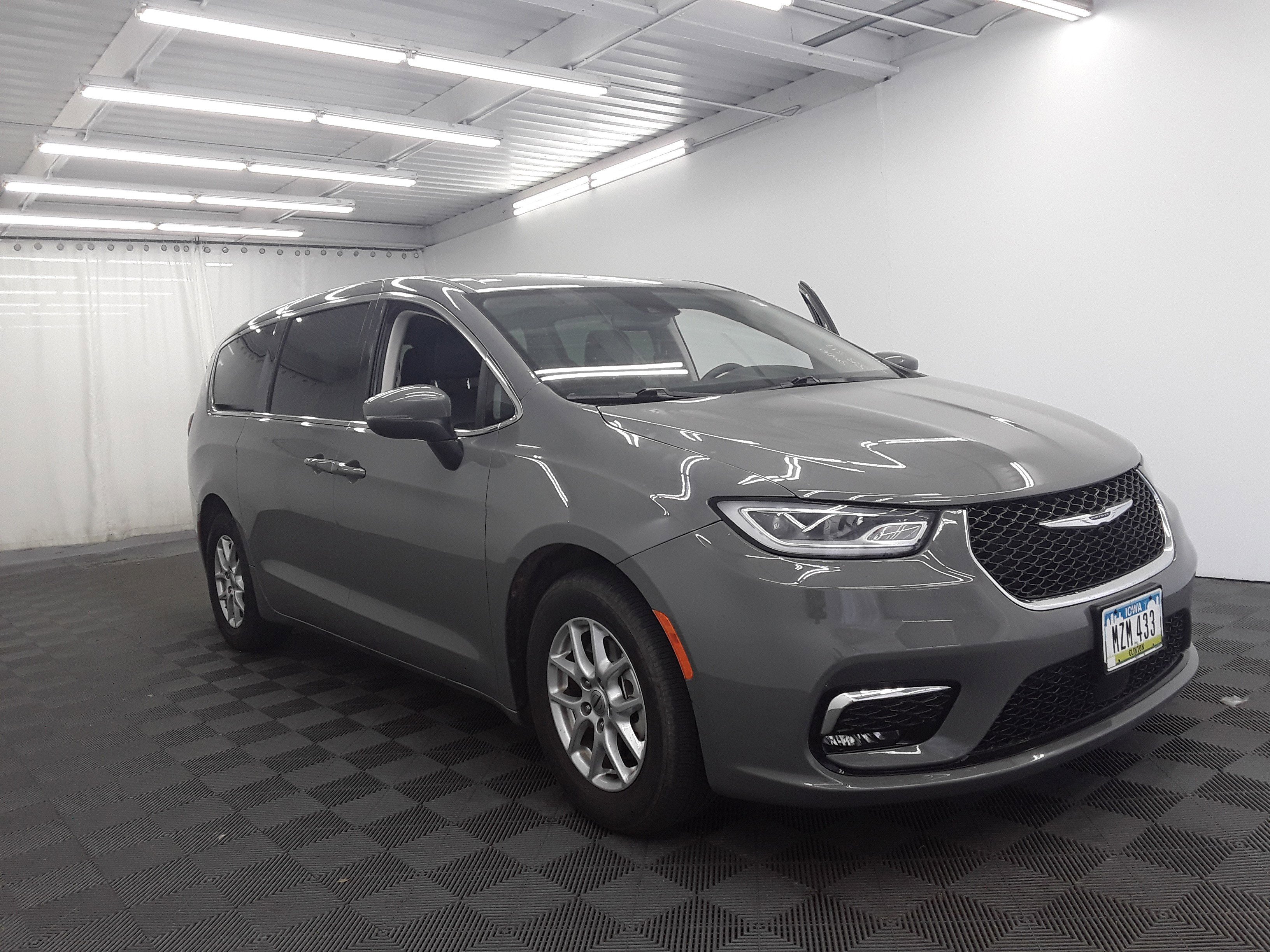 2023 Chrysler Pacifica Touring L FWD