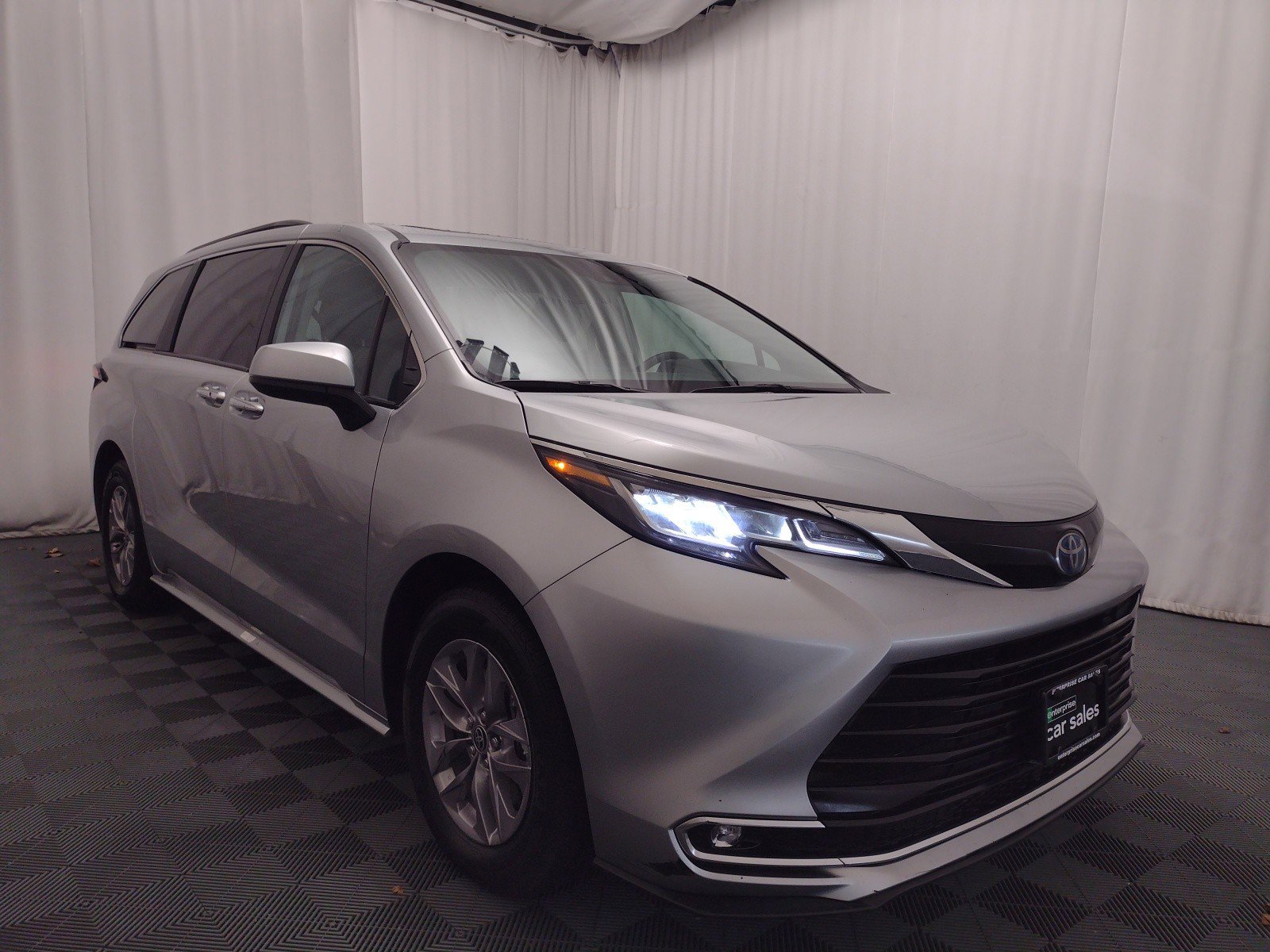 2023 Toyota Sienna XLE FWD 7-Passenger