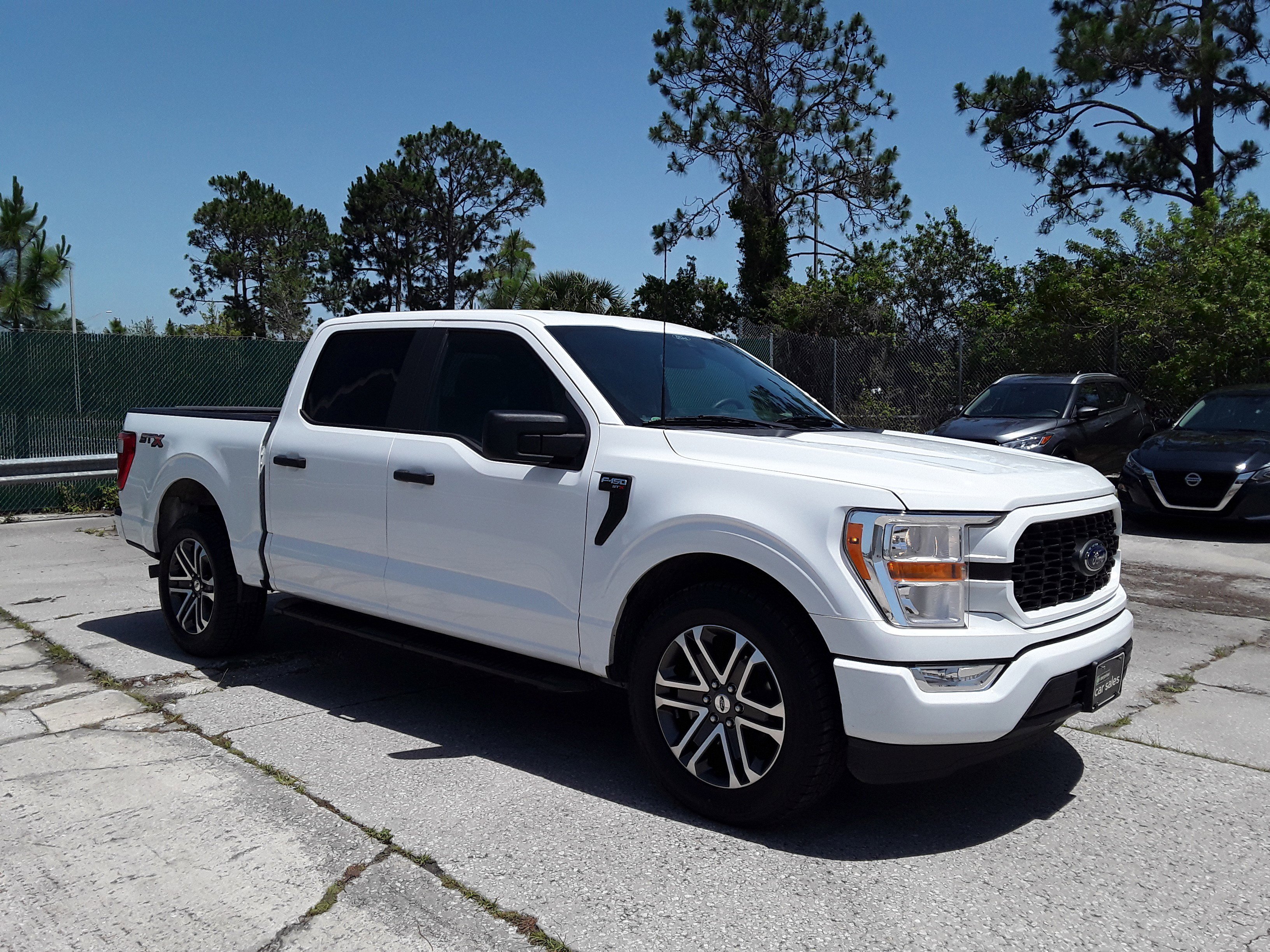 2022 Ford F-150 XL 2WD SuperCrew 5.5' Box