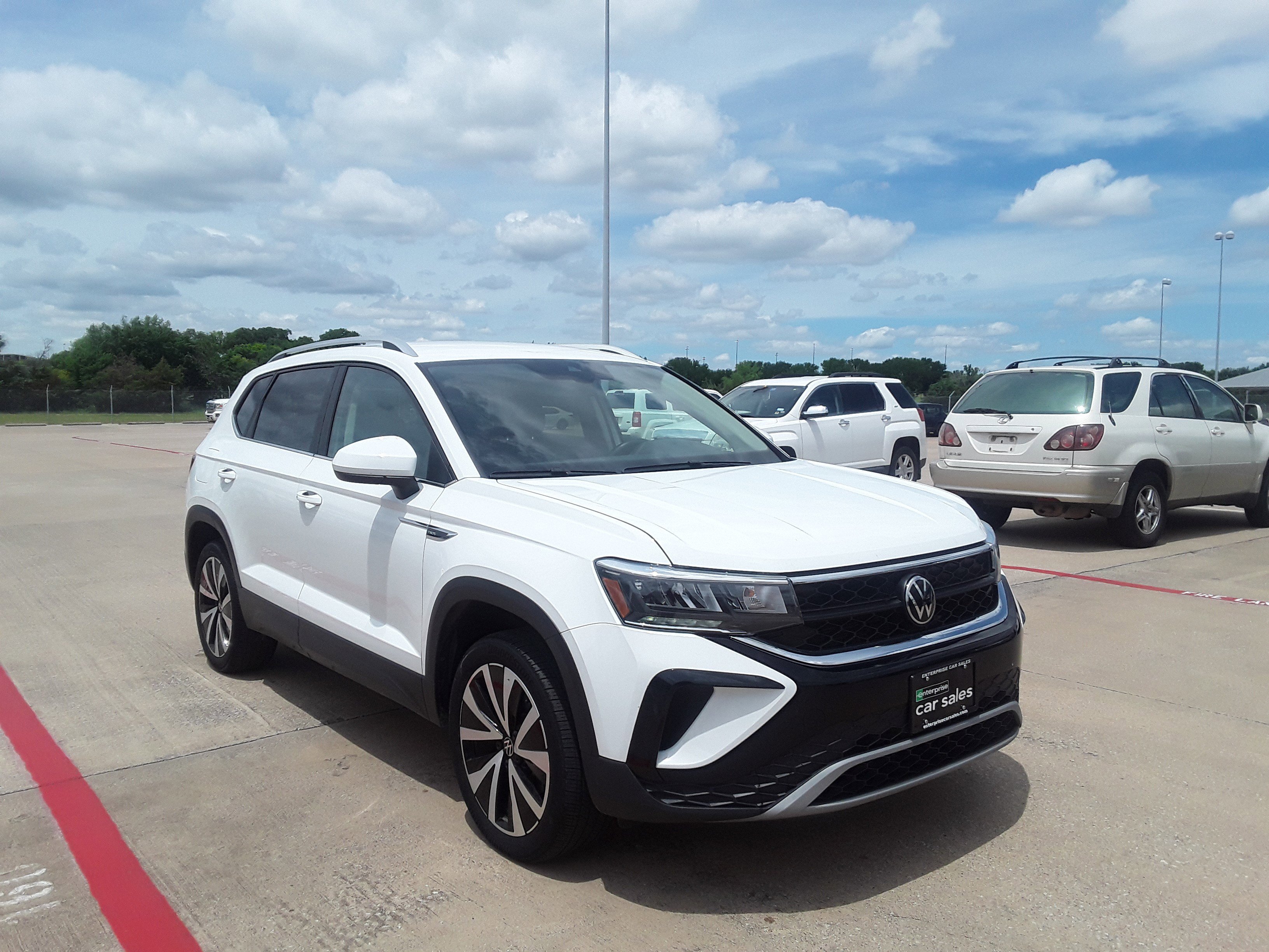 2024 Volkswagen Taos SE FWD