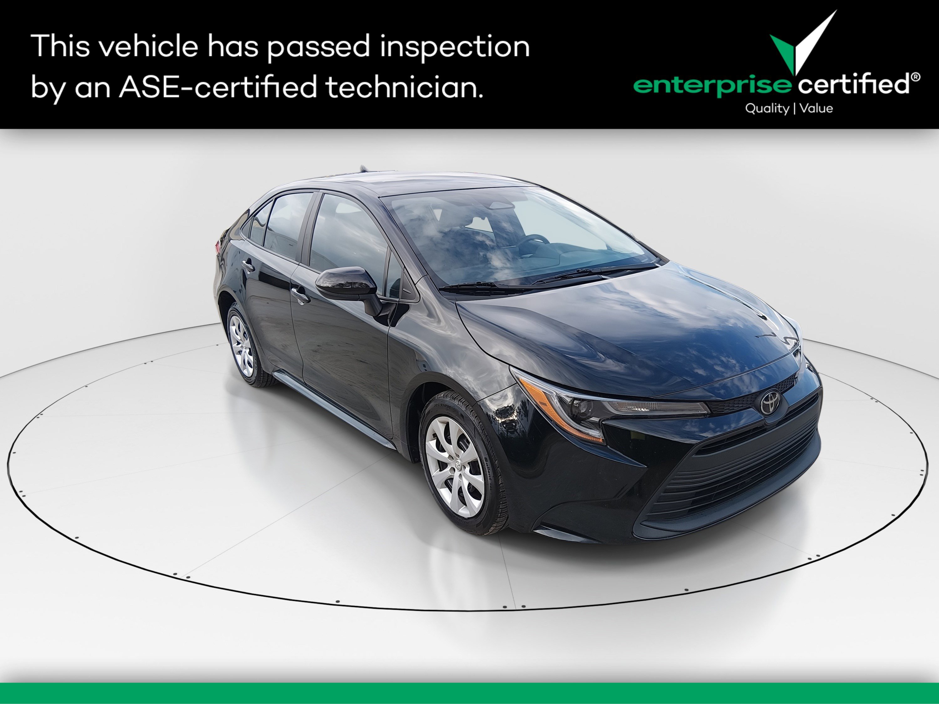 2024 Toyota Corolla LE's photo