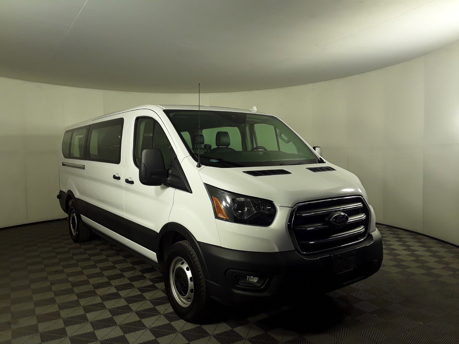 2020 Ford Transit Passenger Wagon T-350 148