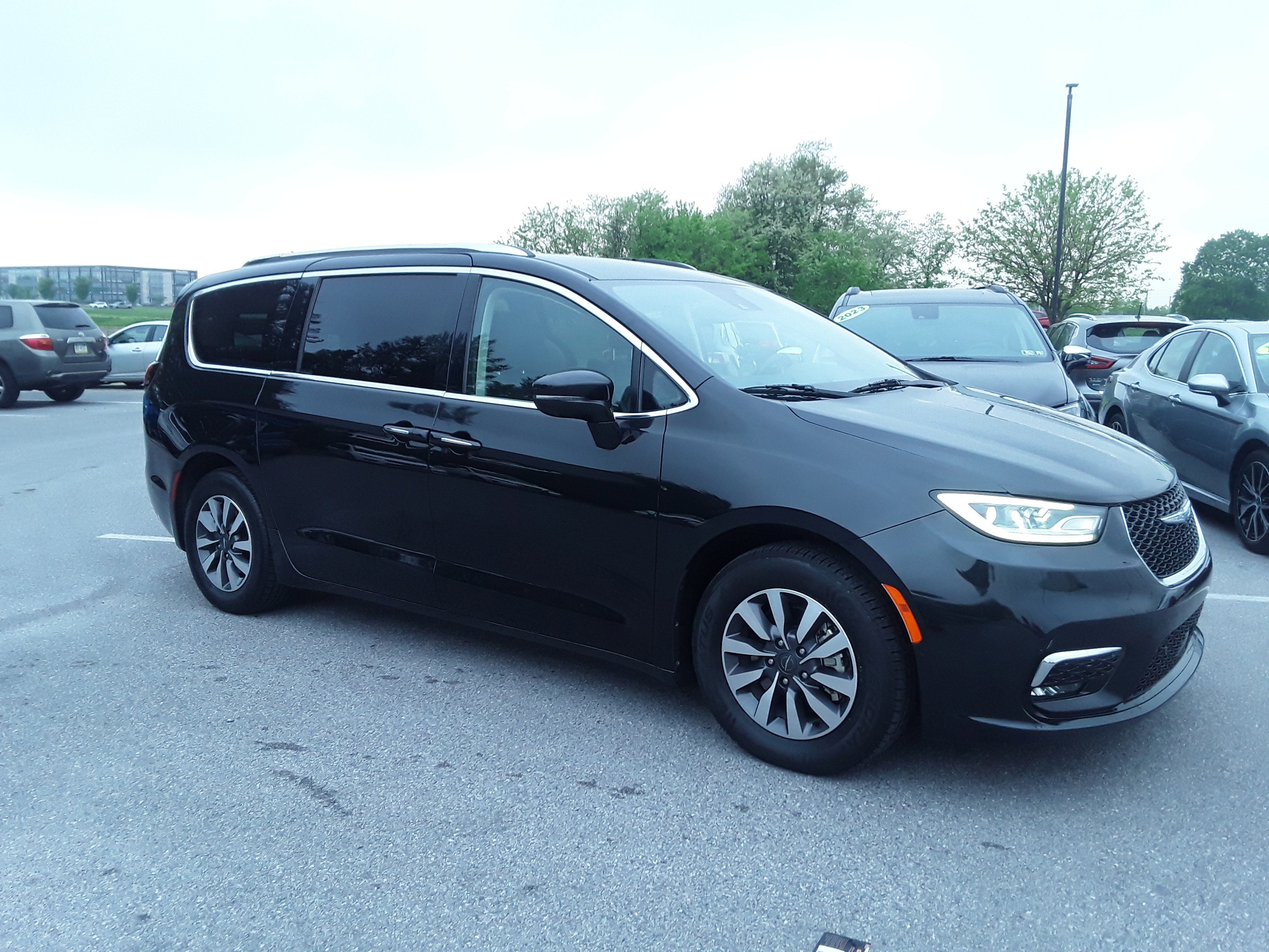 2021 Chrysler Pacifica Hybrid Touring L FWD