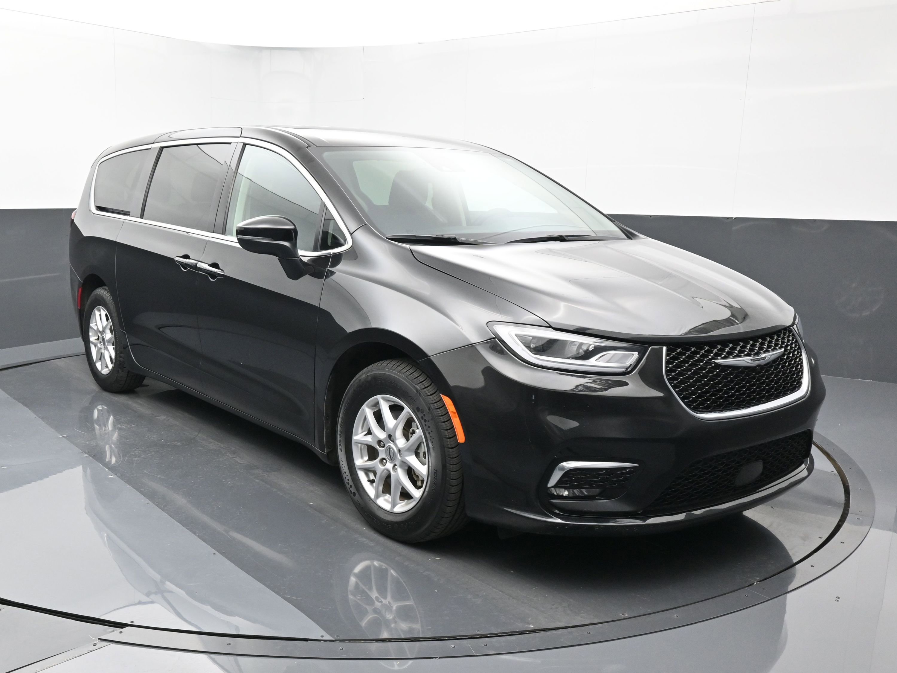 2023 Chrysler Pacifica Touring L FWD