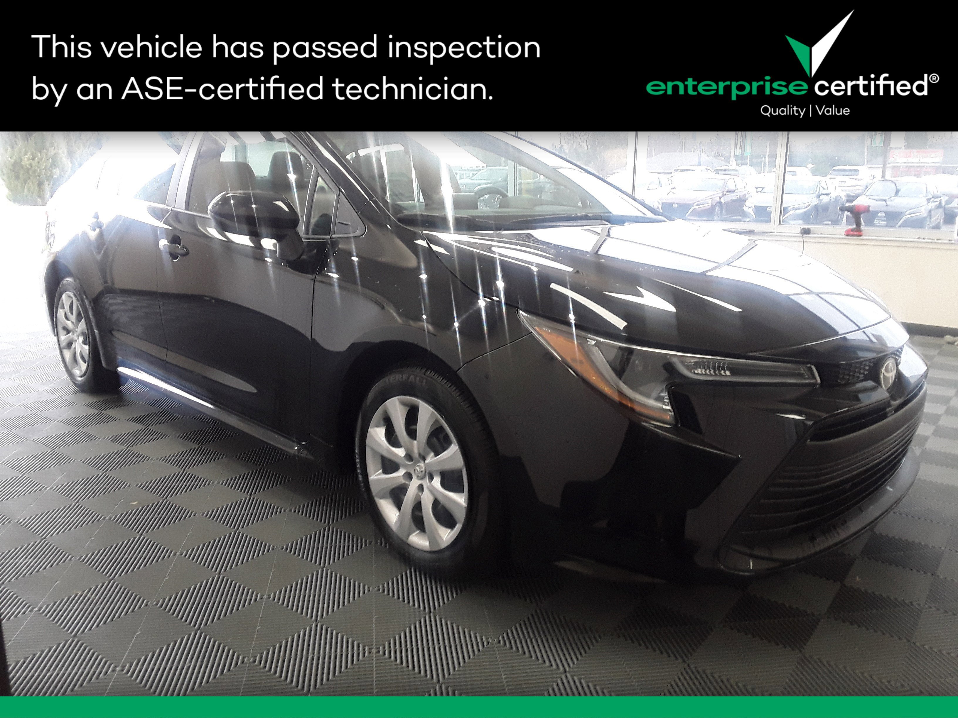 2023 Toyota Corolla LE's photo