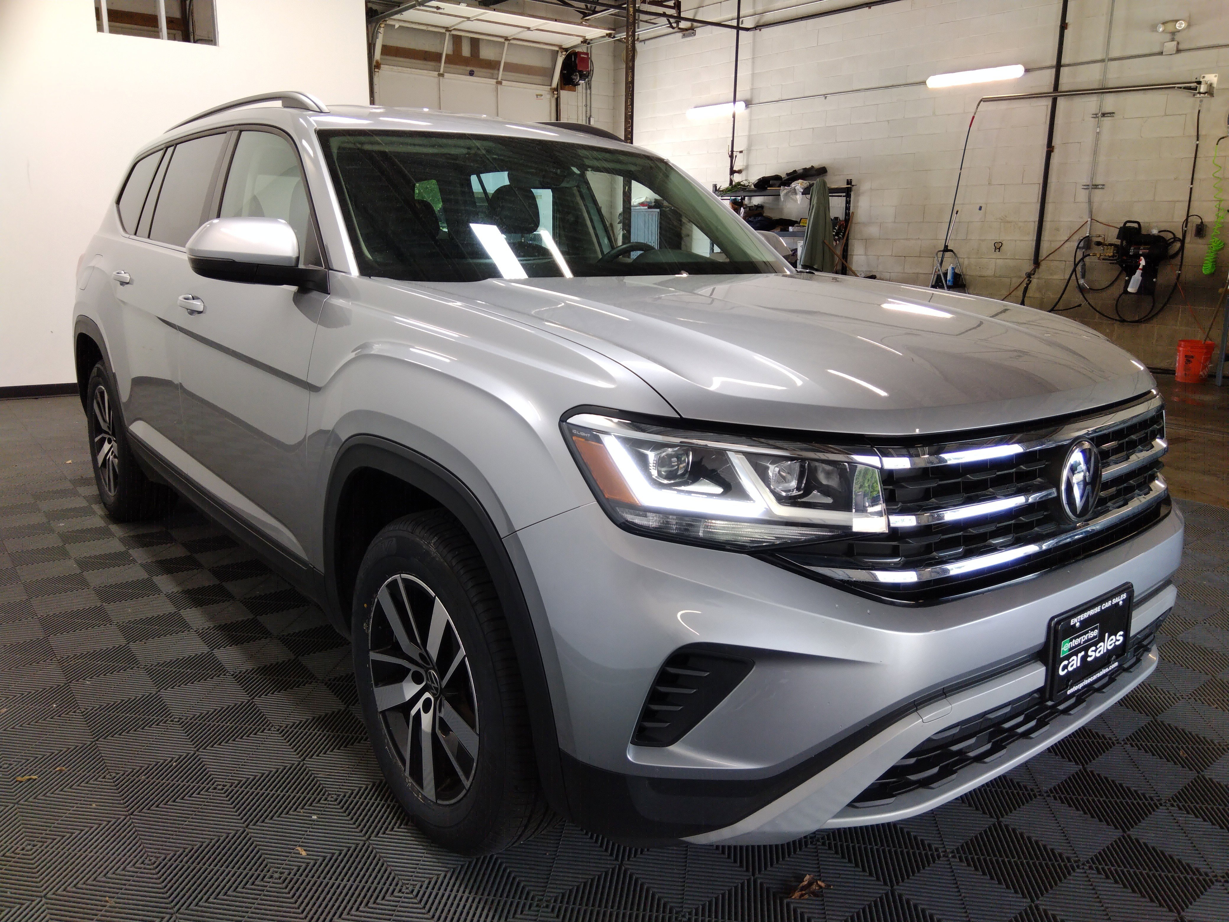 2023 Volkswagen Atlas 2.0T SE FWD