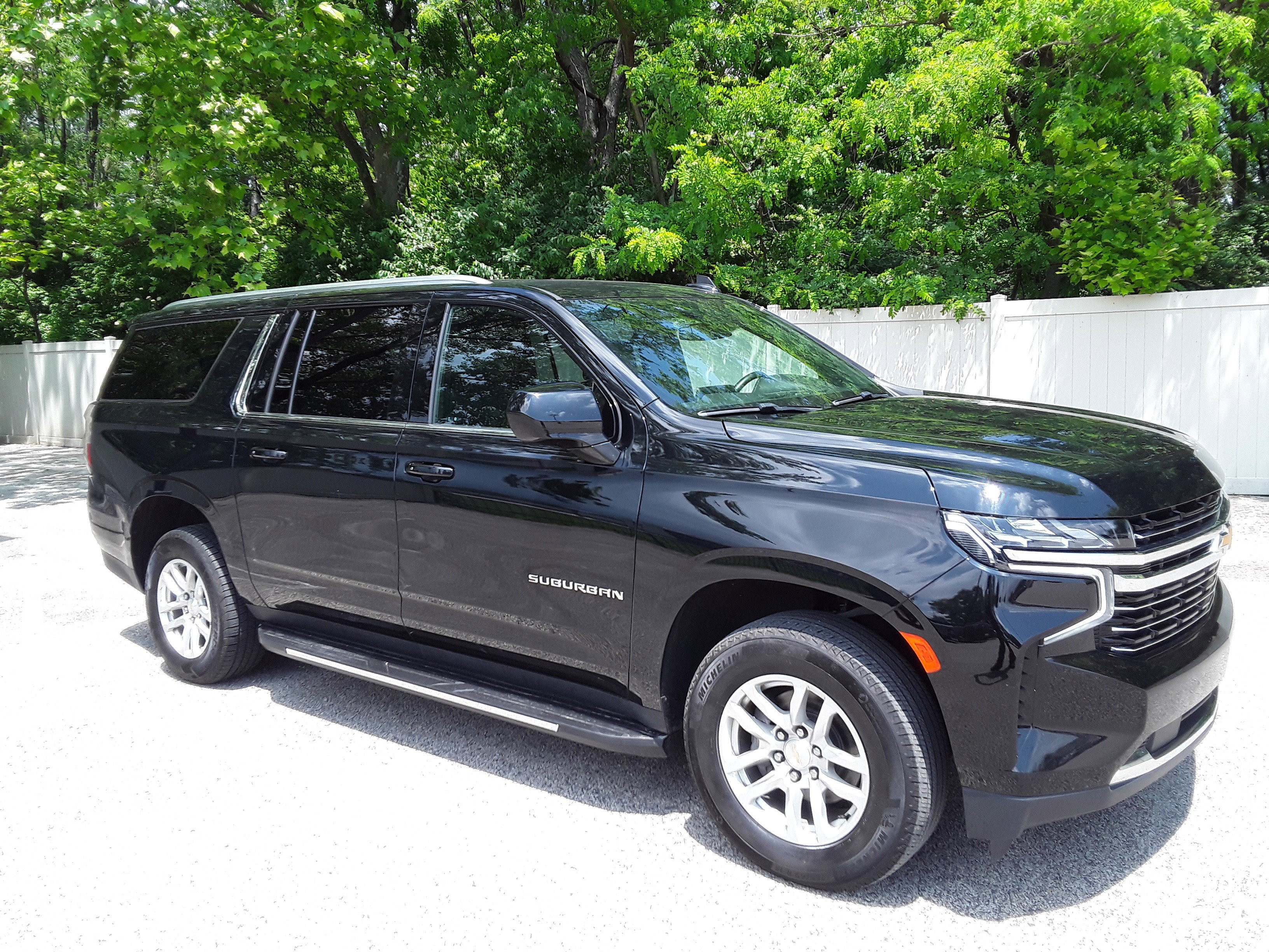 2023 Chevrolet Suburban 4WD 4dr LT