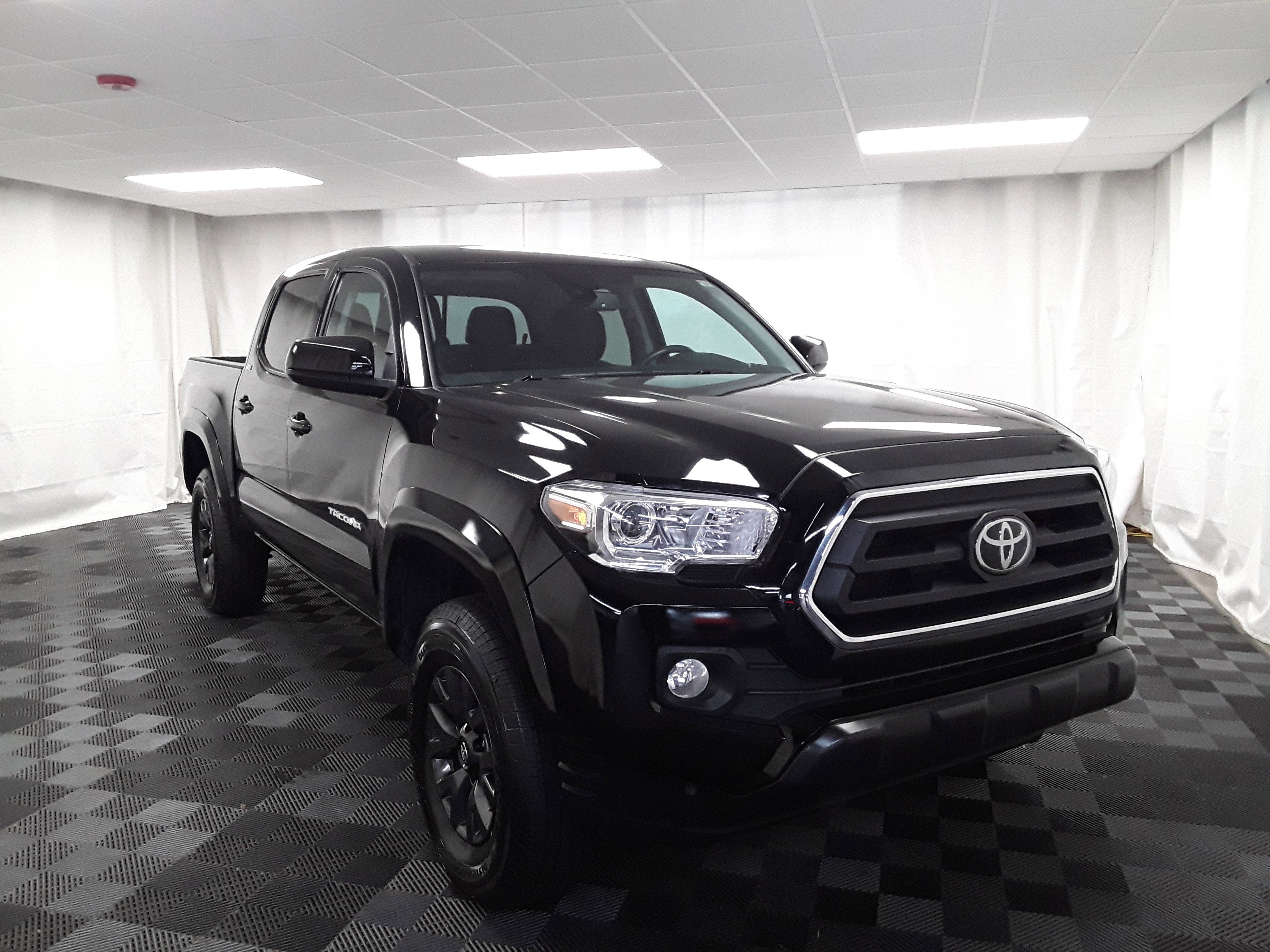 2023 Toyota Tacoma 4WD SR5 Double Cab 5' Bed V6 AT