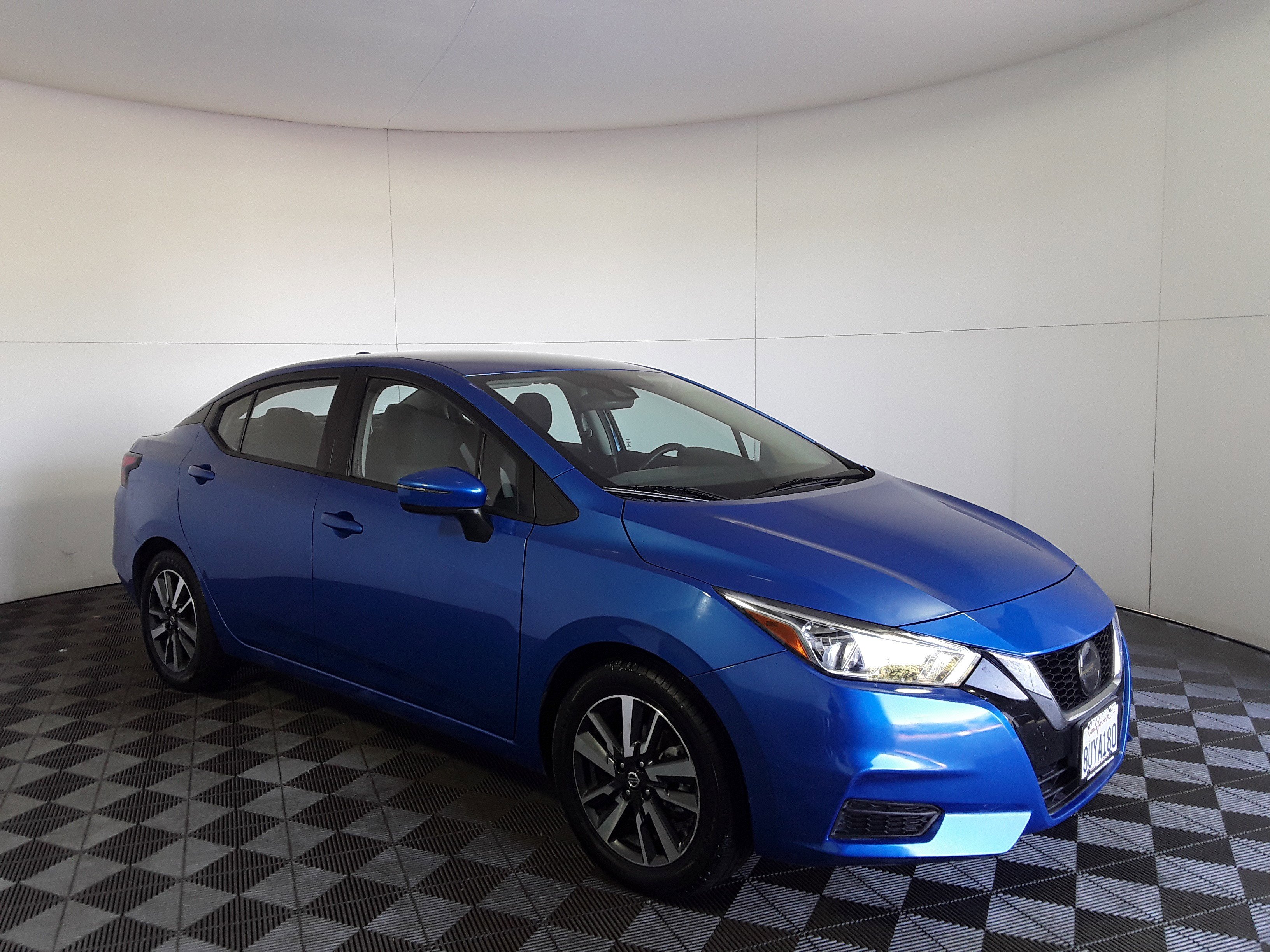 2021 Nissan Versa SV CVT