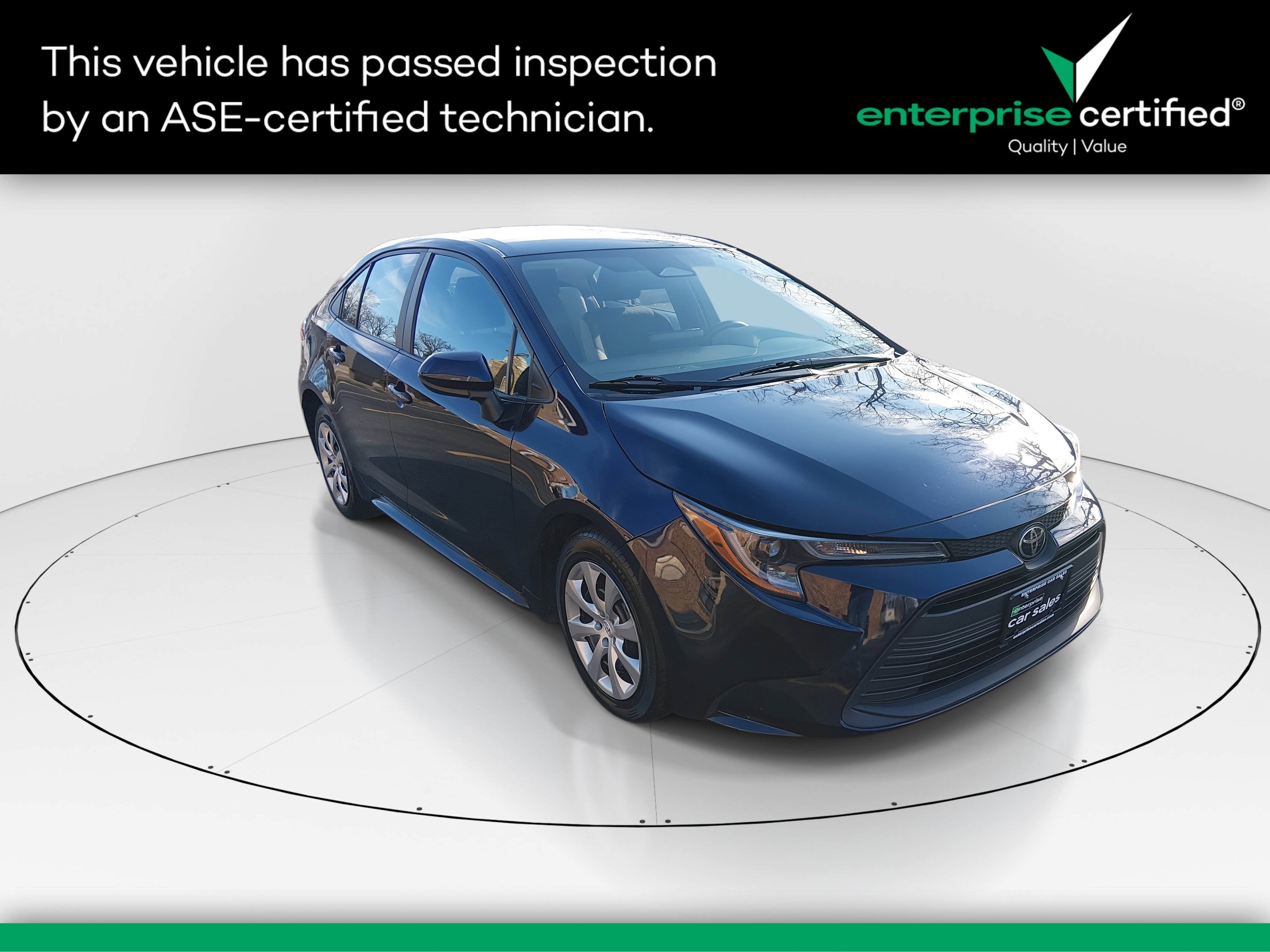 2023 Toyota Corolla LE's photo